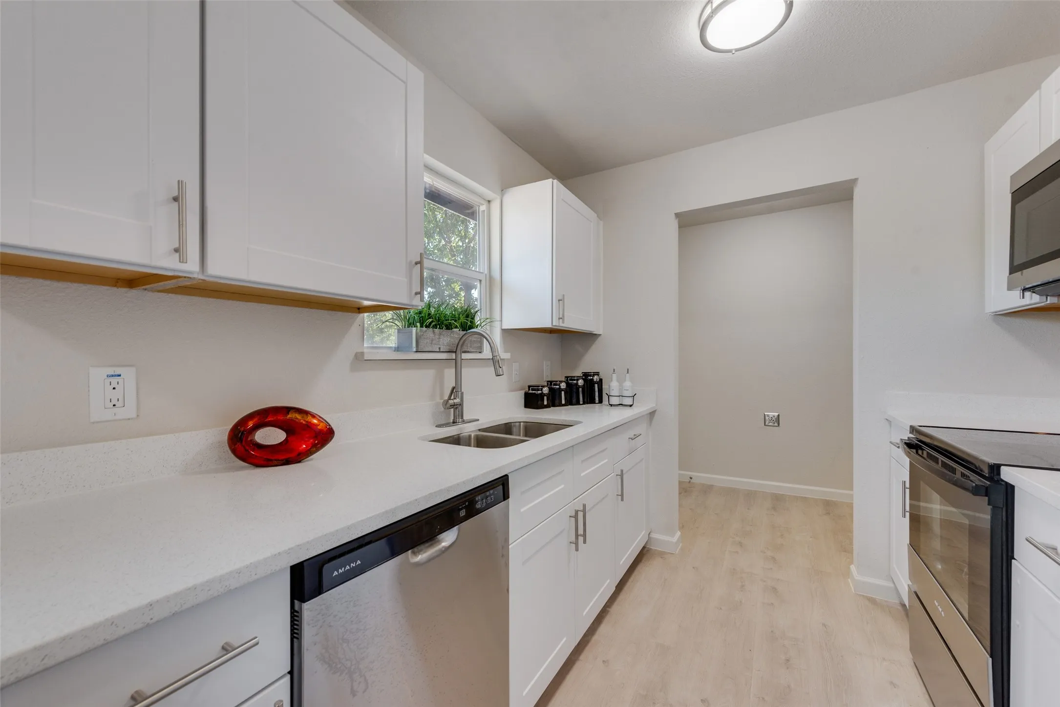 Single Family Residence For Sale in Denton County , 506 N Fm 156, Ponder, Texas 76259, 4 Bedroom, 3 Bathroom, Garage spaces, 2,100 Sqft, built in 1992, mls#21309079, Real Estate Agent in Ponder, Homes For Sale in Denton county, Homes For Sale in Ponder, Realtor in Ponder Texas, Real Estate Brokerage Independent Realty Texas, Luminita Cordes Realtor