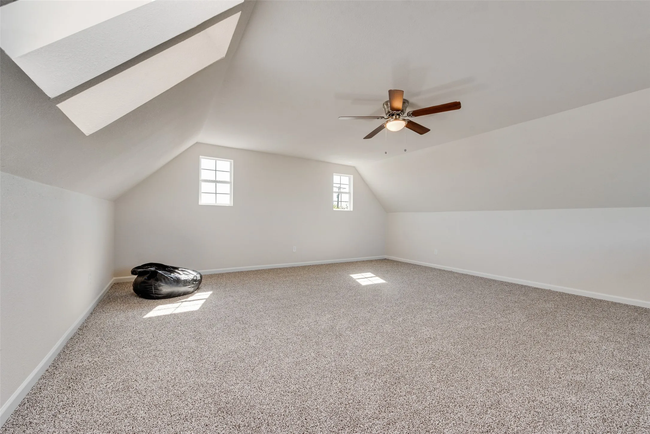 Single Family Residence For Sale in Denton County , 506 N Fm 156, Ponder, Texas 76259, 4 Bedroom, 3 Bathroom, Garage spaces, 2,100 Sqft, built in 1992, mls#21309079, Real Estate Agent in Ponder, Homes For Sale in Denton county, Homes For Sale in Ponder, Realtor in Ponder Texas, Real Estate Brokerage Independent Realty Texas, Luminita Cordes Realtor