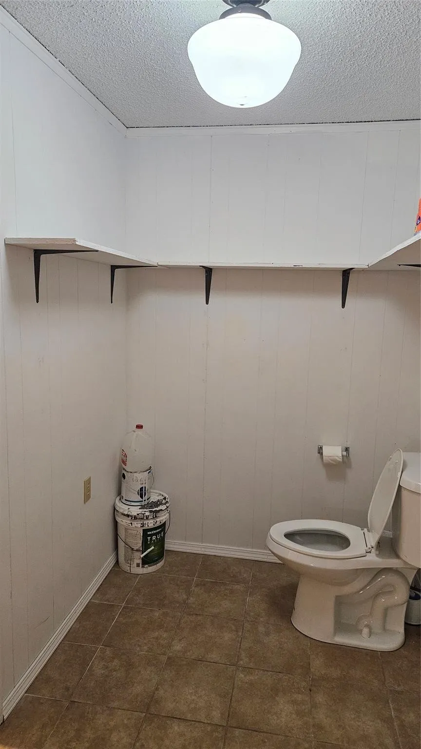 Single Family Residence For Sale in Mills County , 4 W Sherman Street, Mullin, Texas 76864, 1 Bedroom, 1 Bathroom, Garage spaces, 1,056 Sqft, built in 1940, mls#21309080, Real Estate Agent in Mullin, Homes For Sale in Mills county, Homes For Sale in Mullin, Realtor in Mullin Texas, Real Estate Brokerage Independent Realty Texas, Luminita Cordes Realtor
