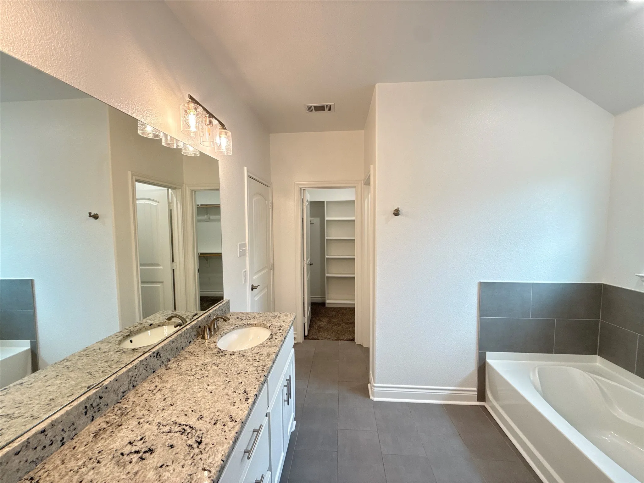 Single Family Residence For Sale in Hunt County , 704 Hardaway Drive, Greenville, Texas 75402, 3 Bedroom, 2 Bathroom, 2 Garage spaces, 1,612 Sqft, built in 2023, mls#21281190, Real Estate Agent in Greenville, Homes For Sale in Hunt county, Homes For Sale in Greenville, Realtor in Greenville Texas, Real Estate Brokerage Independent Realty Texas, Luminita Cordes Realtor
