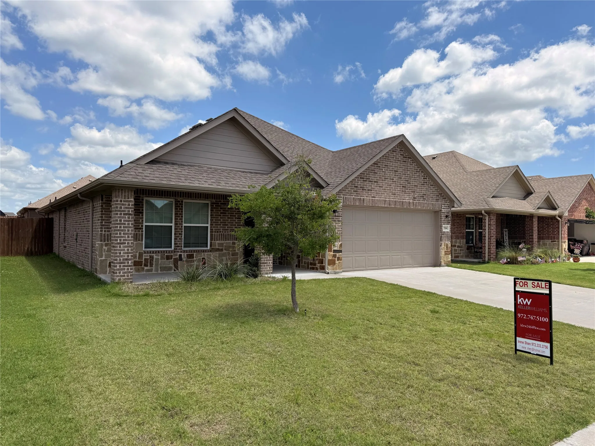 Single Family Residence For Sale in Hunt County , 704 Hardaway Drive, Greenville, Texas 75402, 3 Bedroom, 2 Bathroom, 2 Garage spaces, 1,612 Sqft, built in 2023, mls#21281190, Real Estate Agent in Greenville, Homes For Sale in Hunt county, Homes For Sale in Greenville, Realtor in Greenville Texas, Real Estate Brokerage Independent Realty Texas, Luminita Cordes Realtor