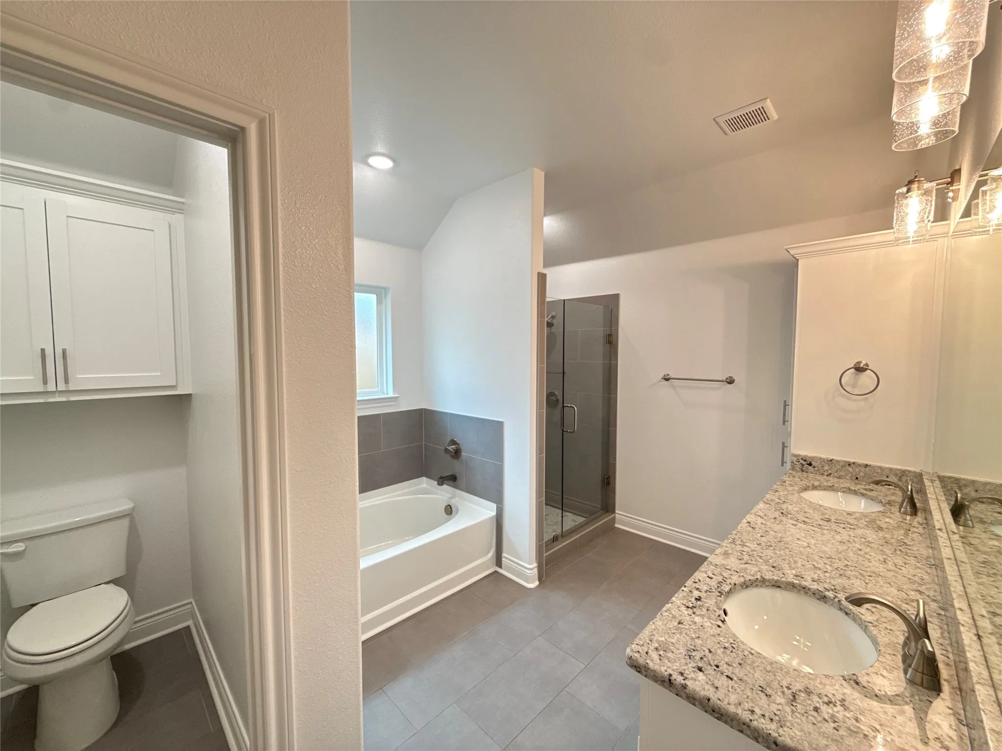 Single Family Residence For Sale in Hunt County , 704 Hardaway Drive, Greenville, Texas 75402, 3 Bedroom, 2 Bathroom, 2 Garage spaces, 1,612 Sqft, built in 2023, mls#21281190, Real Estate Agent in Greenville, Homes For Sale in Hunt county, Homes For Sale in Greenville, Realtor in Greenville Texas, Real Estate Brokerage Independent Realty Texas, Luminita Cordes Realtor