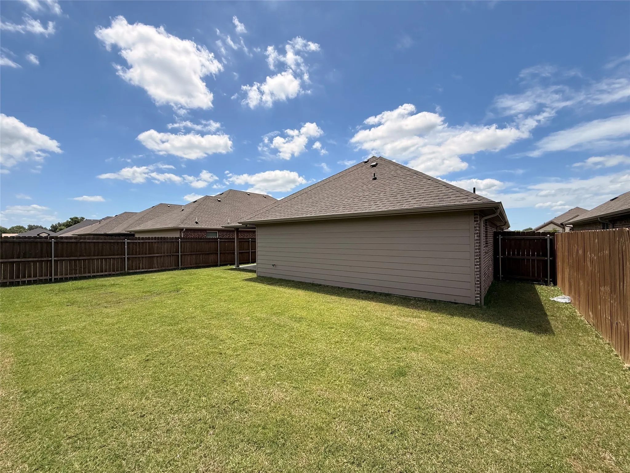 Single Family Residence For Sale in Hunt County , 704 Hardaway Drive, Greenville, Texas 75402, 3 Bedroom, 2 Bathroom, 2 Garage spaces, 1,612 Sqft, built in 2023, mls#21281190, Real Estate Agent in Greenville, Homes For Sale in Hunt county, Homes For Sale in Greenville, Realtor in Greenville Texas, Real Estate Brokerage Independent Realty Texas, Luminita Cordes Realtor