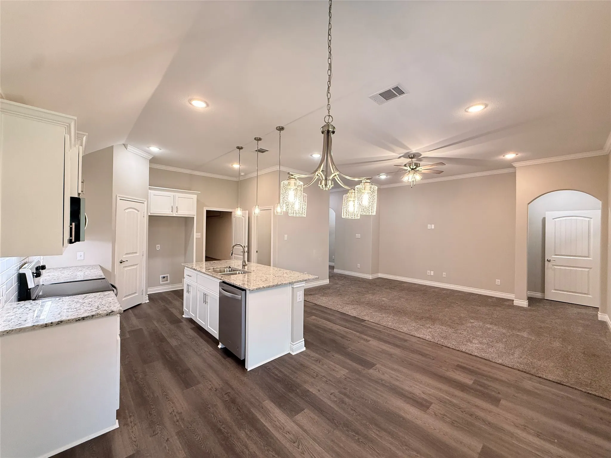 Single Family Residence For Sale in Hunt County , 704 Hardaway Drive, Greenville, Texas 75402, 3 Bedroom, 2 Bathroom, 2 Garage spaces, 1,612 Sqft, built in 2023, mls#21281190, Real Estate Agent in Greenville, Homes For Sale in Hunt county, Homes For Sale in Greenville, Realtor in Greenville Texas, Real Estate Brokerage Independent Realty Texas, Luminita Cordes Realtor