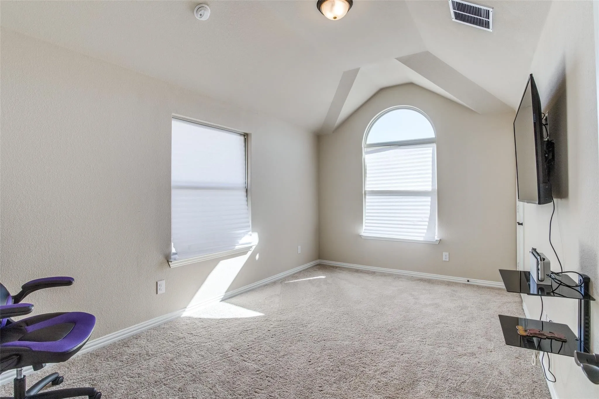 Single Family Residence For Sale in Ellis County , 301 Calhoun Street, Glenn Heights, Texas 75154, 6 Bedroom, 4 Bathroom, 2 Garage spaces, 4,457 Sqft, built in 2021, mls#21309091, Real Estate Agent in Glenn Heights, Homes For Sale in Ellis county, Homes For Sale in Glenn Heights, Realtor in Glenn Heights Texas, Real Estate Brokerage Independent Realty Texas, Luminita Cordes Realtor