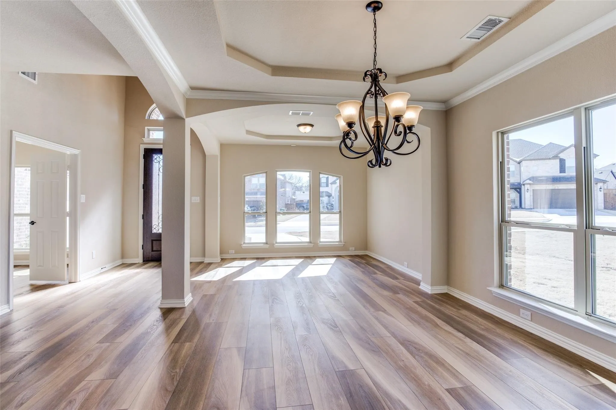 Single Family Residence For Sale in Ellis County , 301 Calhoun Street, Glenn Heights, Texas 75154, 6 Bedroom, 4 Bathroom, 2 Garage spaces, 4,457 Sqft, built in 2021, mls#21309091, Real Estate Agent in Glenn Heights, Homes For Sale in Ellis county, Homes For Sale in Glenn Heights, Realtor in Glenn Heights Texas, Real Estate Brokerage Independent Realty Texas, Luminita Cordes Realtor