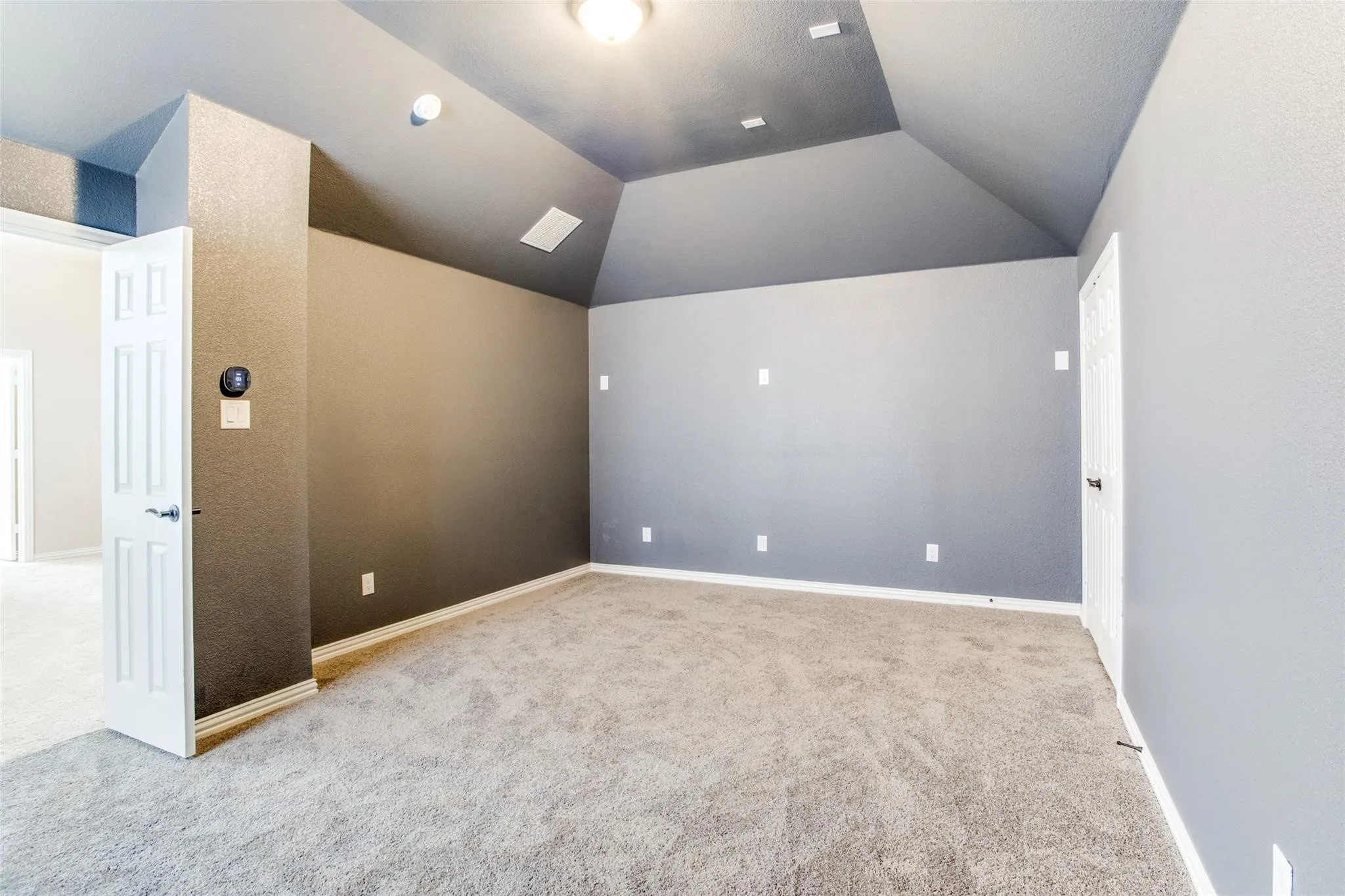 Single Family Residence For Sale in Ellis County , 301 Calhoun Street, Glenn Heights, Texas 75154, 6 Bedroom, 4 Bathroom, 2 Garage spaces, 4,457 Sqft, built in 2021, mls#21309091, Real Estate Agent in Glenn Heights, Homes For Sale in Ellis county, Homes For Sale in Glenn Heights, Realtor in Glenn Heights Texas, Real Estate Brokerage Independent Realty Texas, Luminita Cordes Realtor