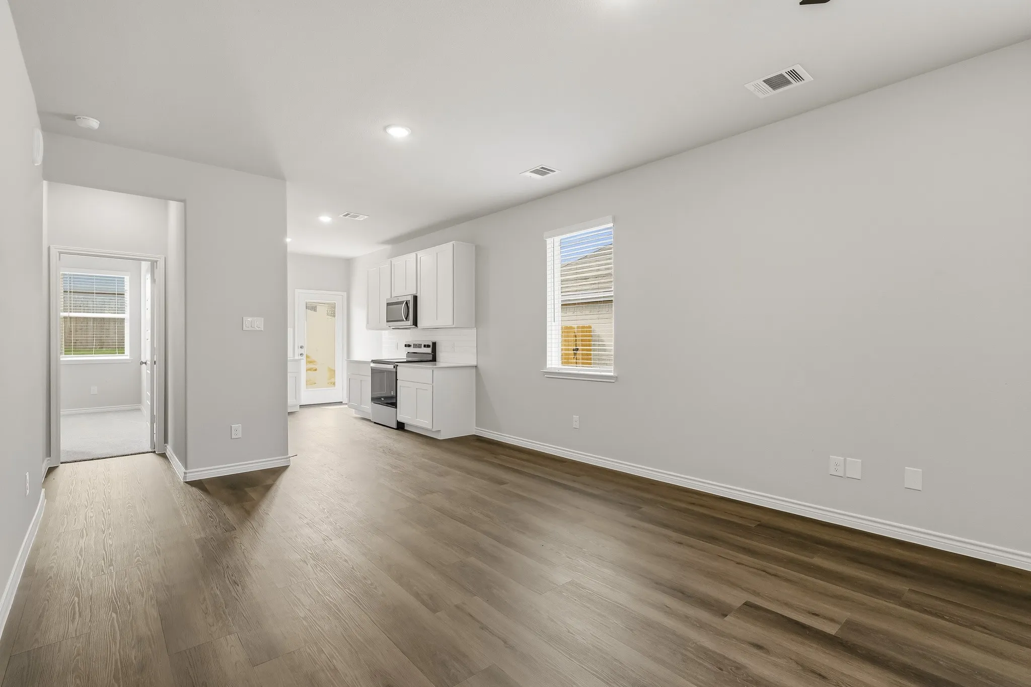 Single Family Residence For Sale in Ellis County , 1707 Romans Road, Ennis, Texas 75119, 3 Bedroom, 2 Bathroom, 2 Garage spaces, 1,245 Sqft, built in 2026, mls#21293304, Real Estate Agent in Ennis, Homes For Sale in Ellis county, Homes For Sale in Ennis, Realtor in Ennis Texas, Real Estate Brokerage Independent Realty Texas, Luminita Cordes Realtor