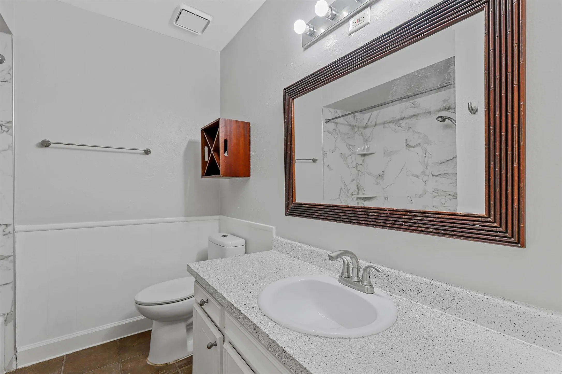Single Family Residence For Rent in Tarrant County , 2504 S Fielder Road, Arlington, Texas 76015, 3 Bedroom, 2 Bathroom, 2 Garage spaces, 1,161 Sqft, built in 1966, mls#21309147, Real Estate Agent in Arlington, Homes For Rent in Tarrant county, Homes For Rent in Arlington, Realtor in Arlington Texas, Real Estate Brokerage Independent Realty Texas, Luminita Cordes Realtor