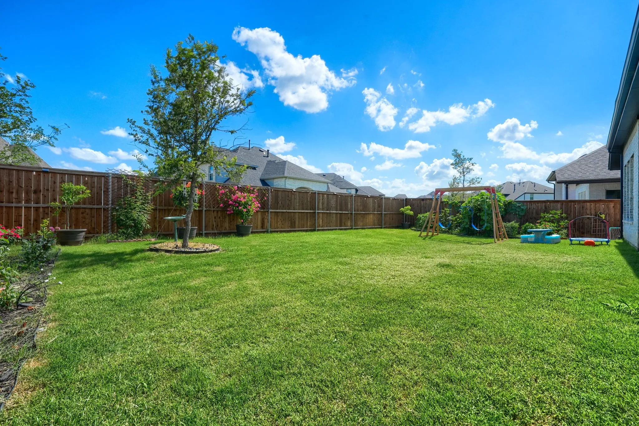 Single Family Residence For Sale in Collin County , 2532 Blackpool Court, Celina, Texas 75009, 4 Bedroom, 4 Bathroom, 2 Garage spaces, 3,241 Sqft, built in 2023, mls#21307476, Real Estate Agent in Celina, Homes For Sale in Collin county, Homes For Sale in Celina, Realtor in Celina Texas, Real Estate Brokerage Independent Realty Texas, Luminita Cordes Realtor