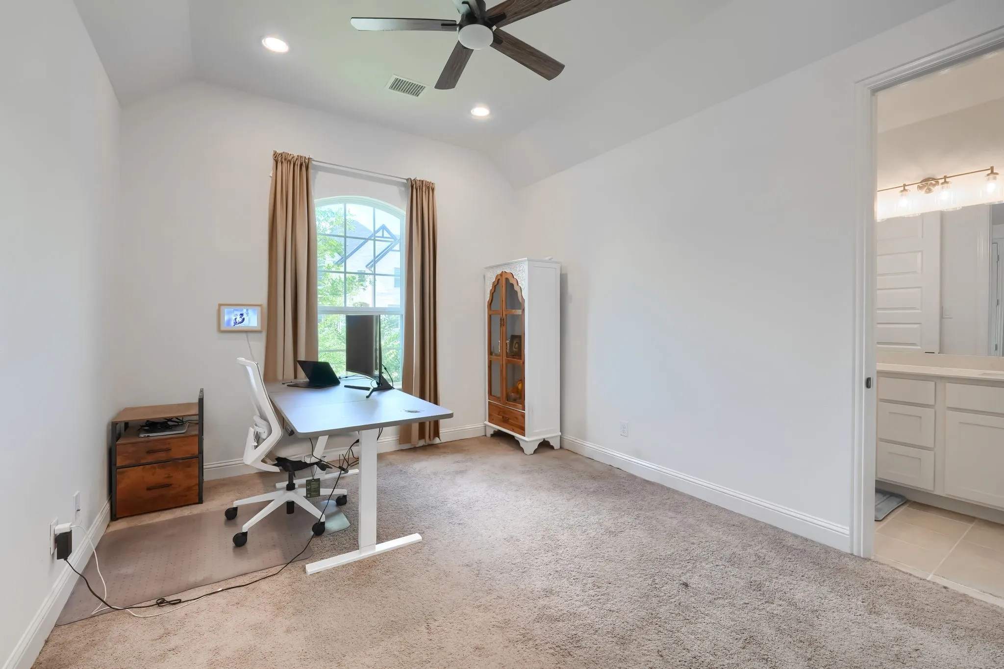 Single Family Residence For Sale in Collin County , 2532 Blackpool Court, Celina, Texas 75009, 4 Bedroom, 4 Bathroom, 2 Garage spaces, 3,241 Sqft, built in 2023, mls#21307476, Real Estate Agent in Celina, Homes For Sale in Collin county, Homes For Sale in Celina, Realtor in Celina Texas, Real Estate Brokerage Independent Realty Texas, Luminita Cordes Realtor