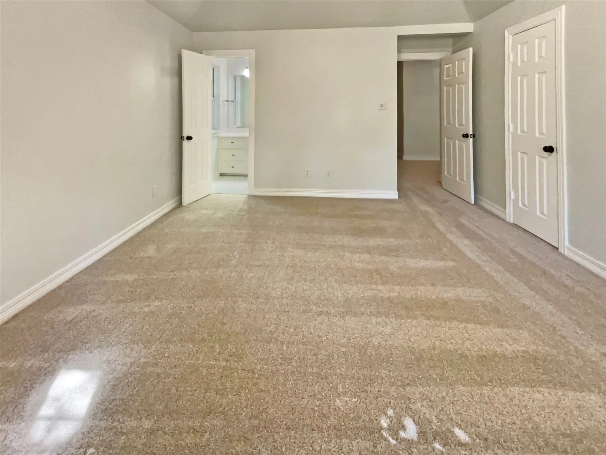 Single Family Residence For Sale in Tarrant County , 6804 Savannah Lane, Fort Worth, Texas 76132, 4 Bedroom, 5 Bathroom, 2 Garage spaces, 5,290 Sqft, built in 1992, mls#21309006, Real Estate Agent in Fort Worth, Homes For Sale in Tarrant county, Homes For Sale in Fort Worth, Realtor in Fort Worth Texas, Real Estate Brokerage Independent Realty Texas, Luminita Cordes Realtor
