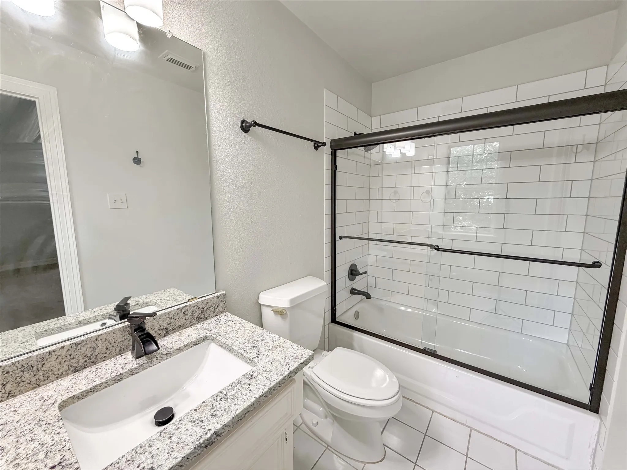 Single Family Residence For Sale in Tarrant County , 6804 Savannah Lane, Fort Worth, Texas 76132, 4 Bedroom, 5 Bathroom, 2 Garage spaces, 5,290 Sqft, built in 1992, mls#21309006, Real Estate Agent in Fort Worth, Homes For Sale in Tarrant county, Homes For Sale in Fort Worth, Realtor in Fort Worth Texas, Real Estate Brokerage Independent Realty Texas, Luminita Cordes Realtor