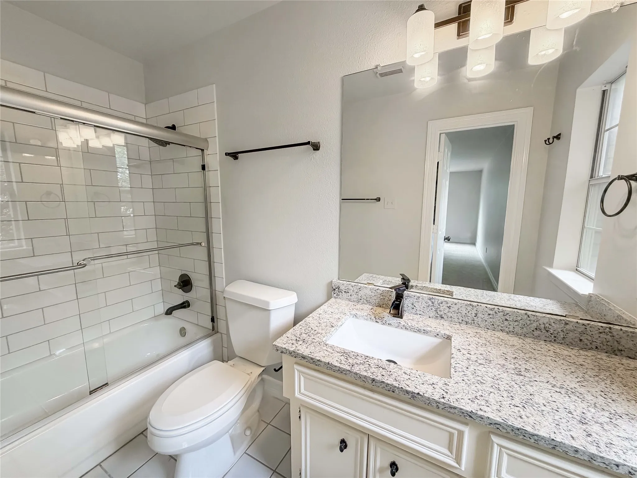 Single Family Residence For Sale in Tarrant County , 6804 Savannah Lane, Fort Worth, Texas 76132, 4 Bedroom, 5 Bathroom, 2 Garage spaces, 5,290 Sqft, built in 1992, mls#21309006, Real Estate Agent in Fort Worth, Homes For Sale in Tarrant county, Homes For Sale in Fort Worth, Realtor in Fort Worth Texas, Real Estate Brokerage Independent Realty Texas, Luminita Cordes Realtor