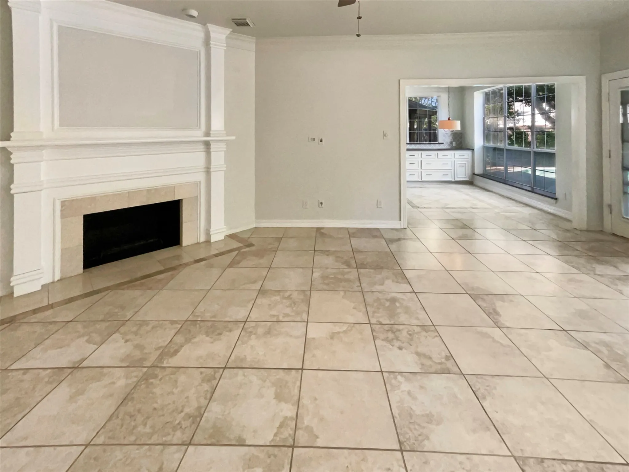 Single Family Residence For Sale in Tarrant County , 6804 Savannah Lane, Fort Worth, Texas 76132, 4 Bedroom, 5 Bathroom, 2 Garage spaces, 5,290 Sqft, built in 1992, mls#21309006, Real Estate Agent in Fort Worth, Homes For Sale in Tarrant county, Homes For Sale in Fort Worth, Realtor in Fort Worth Texas, Real Estate Brokerage Independent Realty Texas, Luminita Cordes Realtor