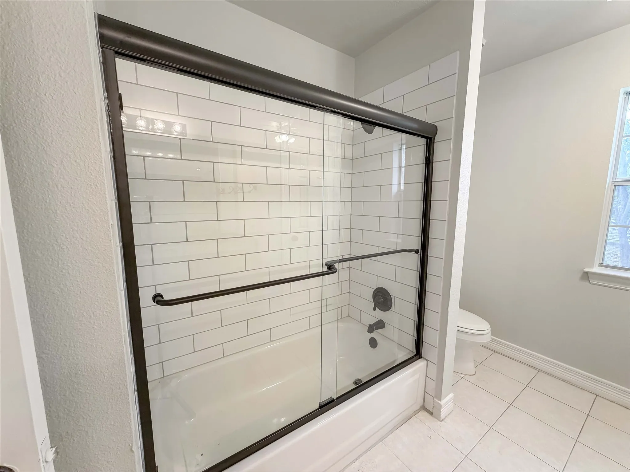 Single Family Residence For Sale in Tarrant County , 6804 Savannah Lane, Fort Worth, Texas 76132, 4 Bedroom, 5 Bathroom, 2 Garage spaces, 5,290 Sqft, built in 1992, mls#21309006, Real Estate Agent in Fort Worth, Homes For Sale in Tarrant county, Homes For Sale in Fort Worth, Realtor in Fort Worth Texas, Real Estate Brokerage Independent Realty Texas, Luminita Cordes Realtor