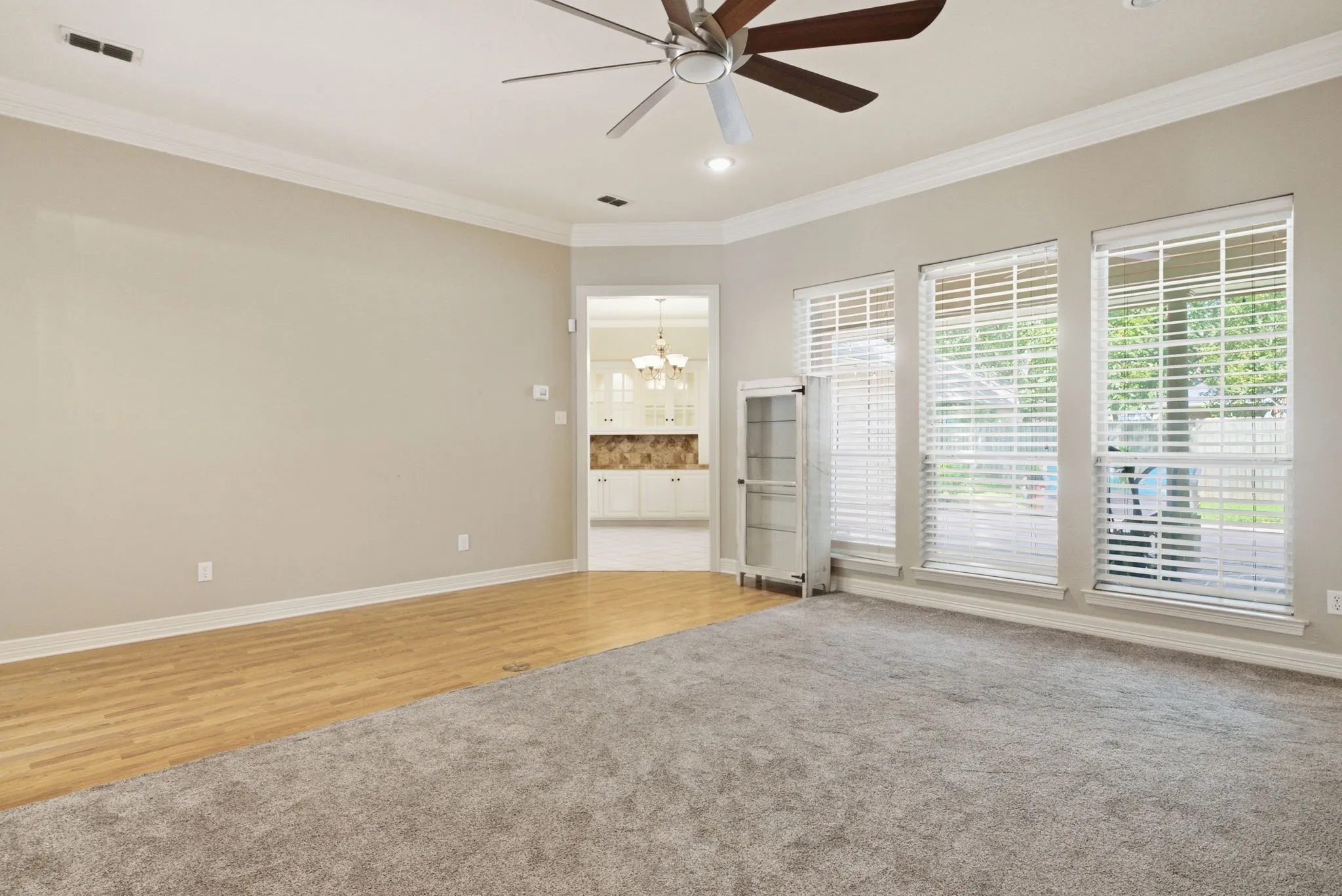 Single Family Residence For Sale in Smith County , 4117 Hollow Oak Circle, Tyler, Texas 75707, 4 Bedroom, 3 Bathroom, 2 Garage spaces, 2,639 Sqft, built in 1995, mls#21309178, Real Estate Agent in Tyler, Homes For Sale in Smith county, Homes For Sale in Tyler, Realtor in Tyler Texas, Real Estate Brokerage Independent Realty Texas, Luminita Cordes Realtor