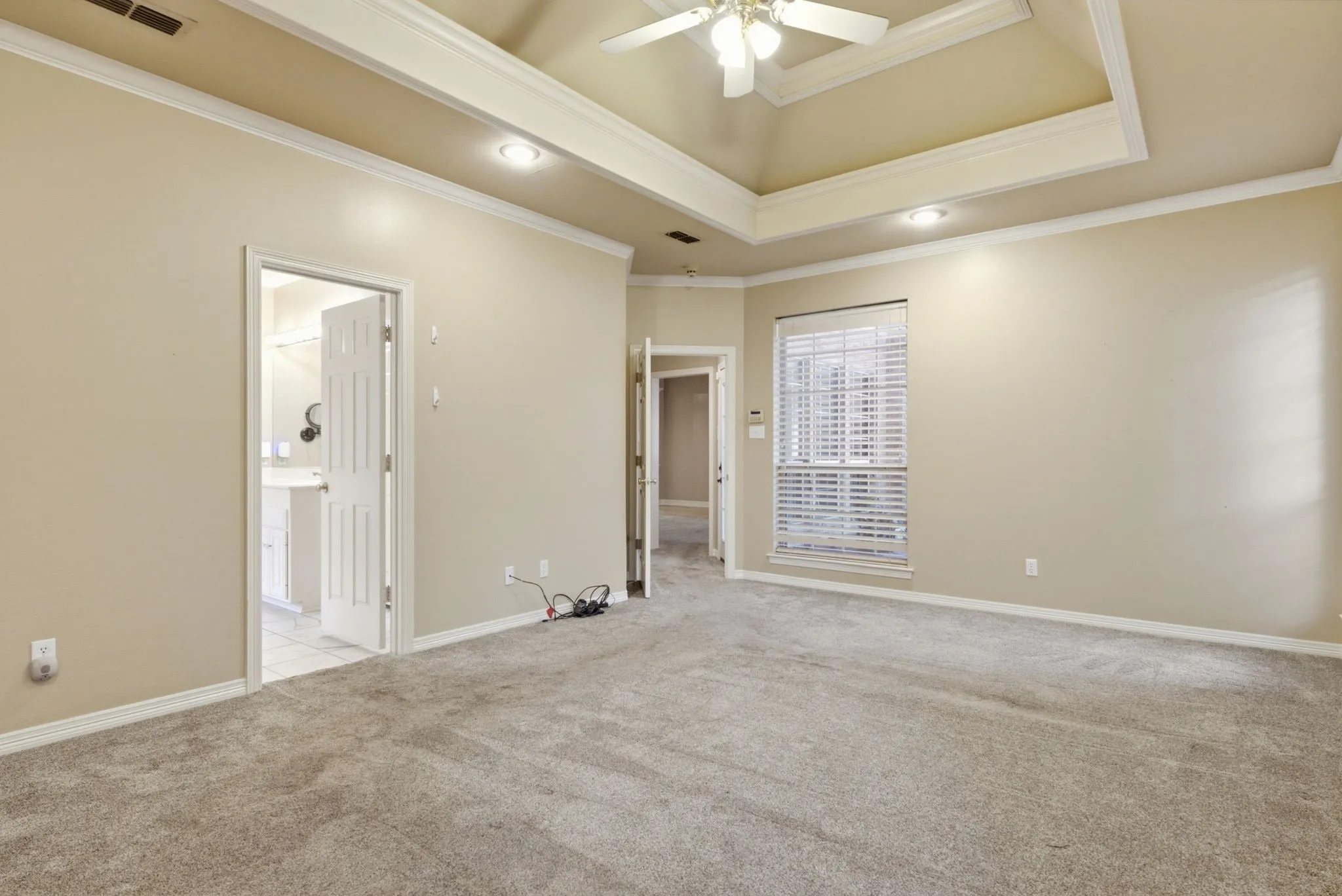 Single Family Residence For Sale in Smith County , 4117 Hollow Oak Circle, Tyler, Texas 75707, 4 Bedroom, 3 Bathroom, 2 Garage spaces, 2,639 Sqft, built in 1995, mls#21309178, Real Estate Agent in Tyler, Homes For Sale in Smith county, Homes For Sale in Tyler, Realtor in Tyler Texas, Real Estate Brokerage Independent Realty Texas, Luminita Cordes Realtor