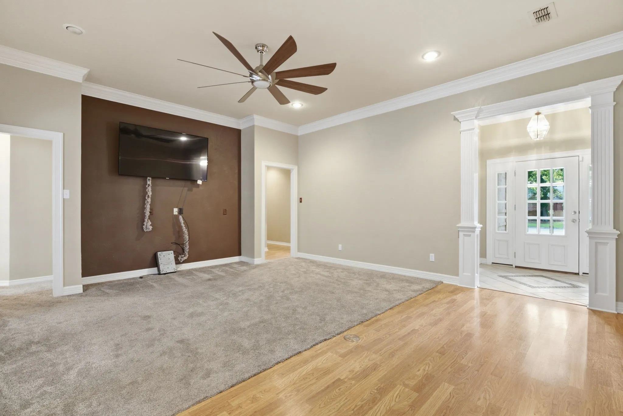 Single Family Residence For Sale in Smith County , 4117 Hollow Oak Circle, Tyler, Texas 75707, 4 Bedroom, 3 Bathroom, 2 Garage spaces, 2,639 Sqft, built in 1995, mls#21309178, Real Estate Agent in Tyler, Homes For Sale in Smith county, Homes For Sale in Tyler, Realtor in Tyler Texas, Real Estate Brokerage Independent Realty Texas, Luminita Cordes Realtor