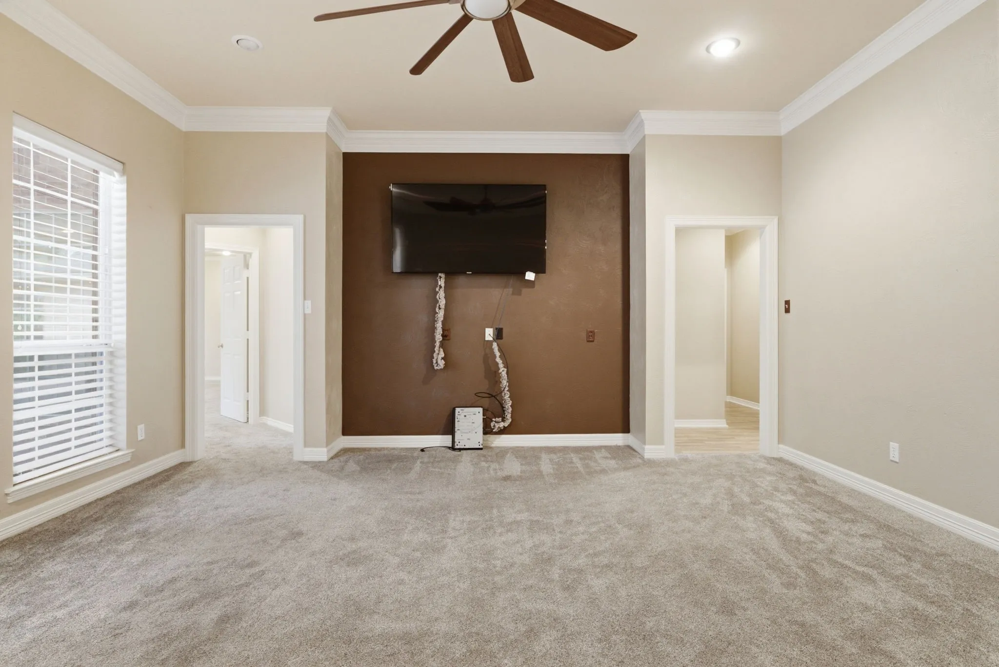 Single Family Residence For Sale in Smith County , 4117 Hollow Oak Circle, Tyler, Texas 75707, 4 Bedroom, 3 Bathroom, 2 Garage spaces, 2,639 Sqft, built in 1995, mls#21309178, Real Estate Agent in Tyler, Homes For Sale in Smith county, Homes For Sale in Tyler, Realtor in Tyler Texas, Real Estate Brokerage Independent Realty Texas, Luminita Cordes Realtor