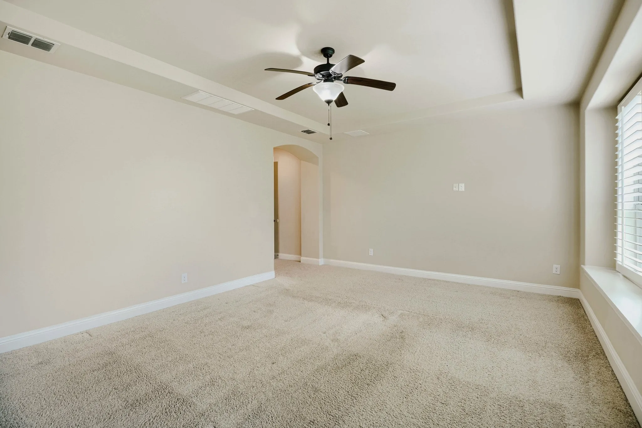 Single Family Residence For Sale in Dallas County , 6912 Barolo Drive, Rowlett, Texas 75088, 4 Bedroom, 4 Bathroom, 3 Garage spaces, 3,838 Sqft, built in 2015, mls#21284156, Real Estate Agent in Rowlett, Homes For Sale in Dallas county, Homes For Sale in Rowlett, Realtor in Rowlett Texas, Real Estate Brokerage Independent Realty Texas, Luminita Cordes Realtor