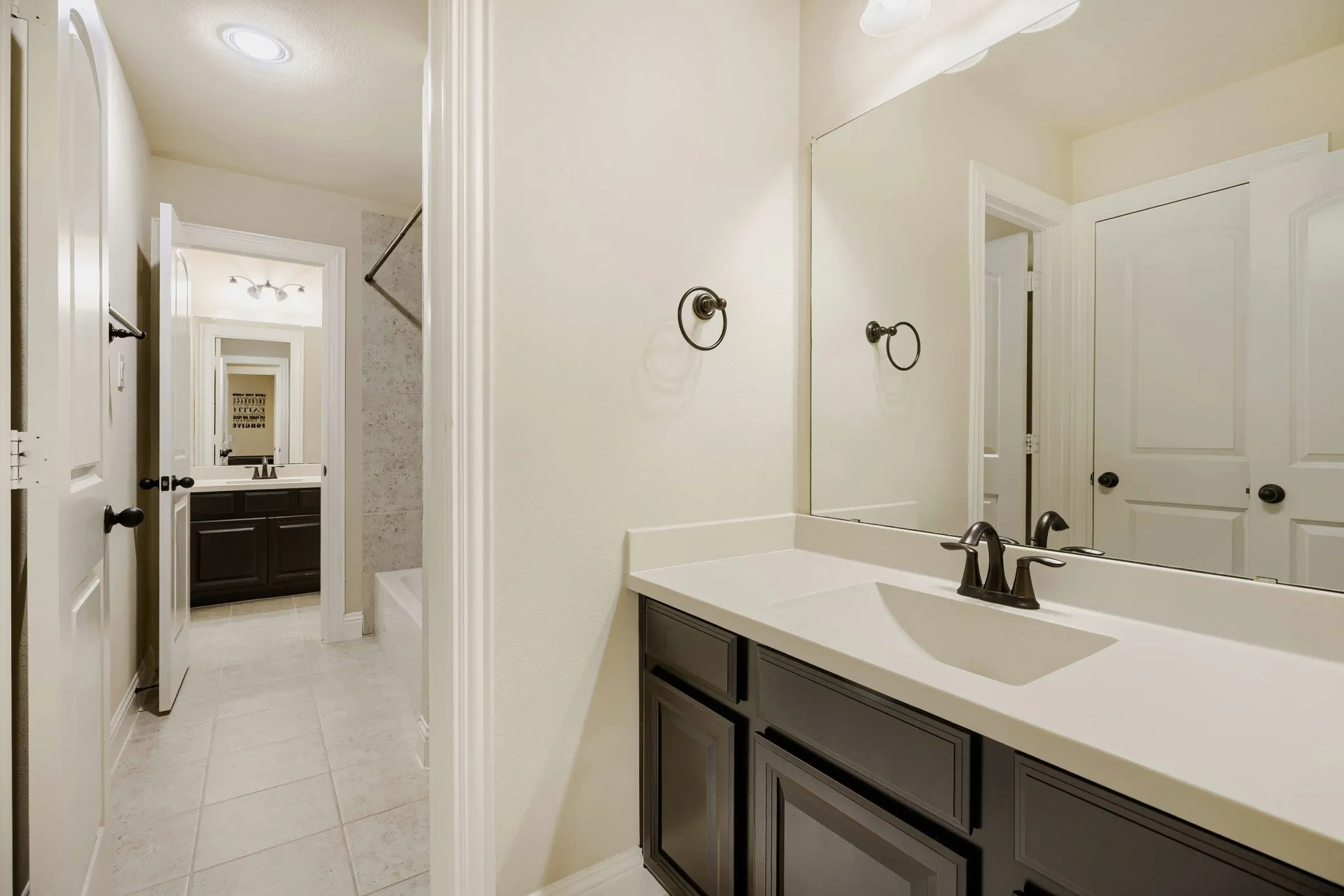Single Family Residence For Sale in Dallas County , 6912 Barolo Drive, Rowlett, Texas 75088, 4 Bedroom, 4 Bathroom, 3 Garage spaces, 3,838 Sqft, built in 2015, mls#21284156, Real Estate Agent in Rowlett, Homes For Sale in Dallas county, Homes For Sale in Rowlett, Realtor in Rowlett Texas, Real Estate Brokerage Independent Realty Texas, Luminita Cordes Realtor