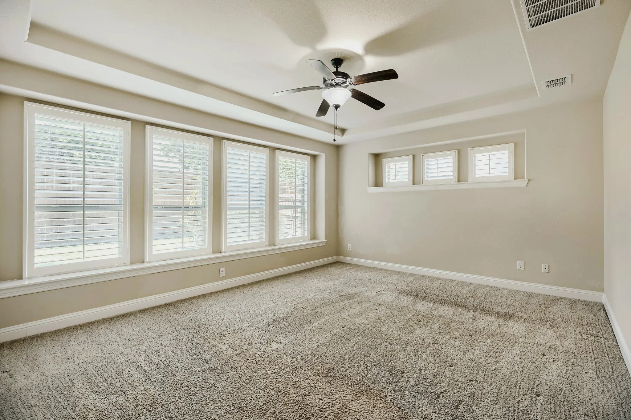 Single Family Residence For Sale in Dallas County , 6912 Barolo Drive, Rowlett, Texas 75088, 4 Bedroom, 4 Bathroom, 3 Garage spaces, 3,838 Sqft, built in 2015, mls#21284156, Real Estate Agent in Rowlett, Homes For Sale in Dallas county, Homes For Sale in Rowlett, Realtor in Rowlett Texas, Real Estate Brokerage Independent Realty Texas, Luminita Cordes Realtor