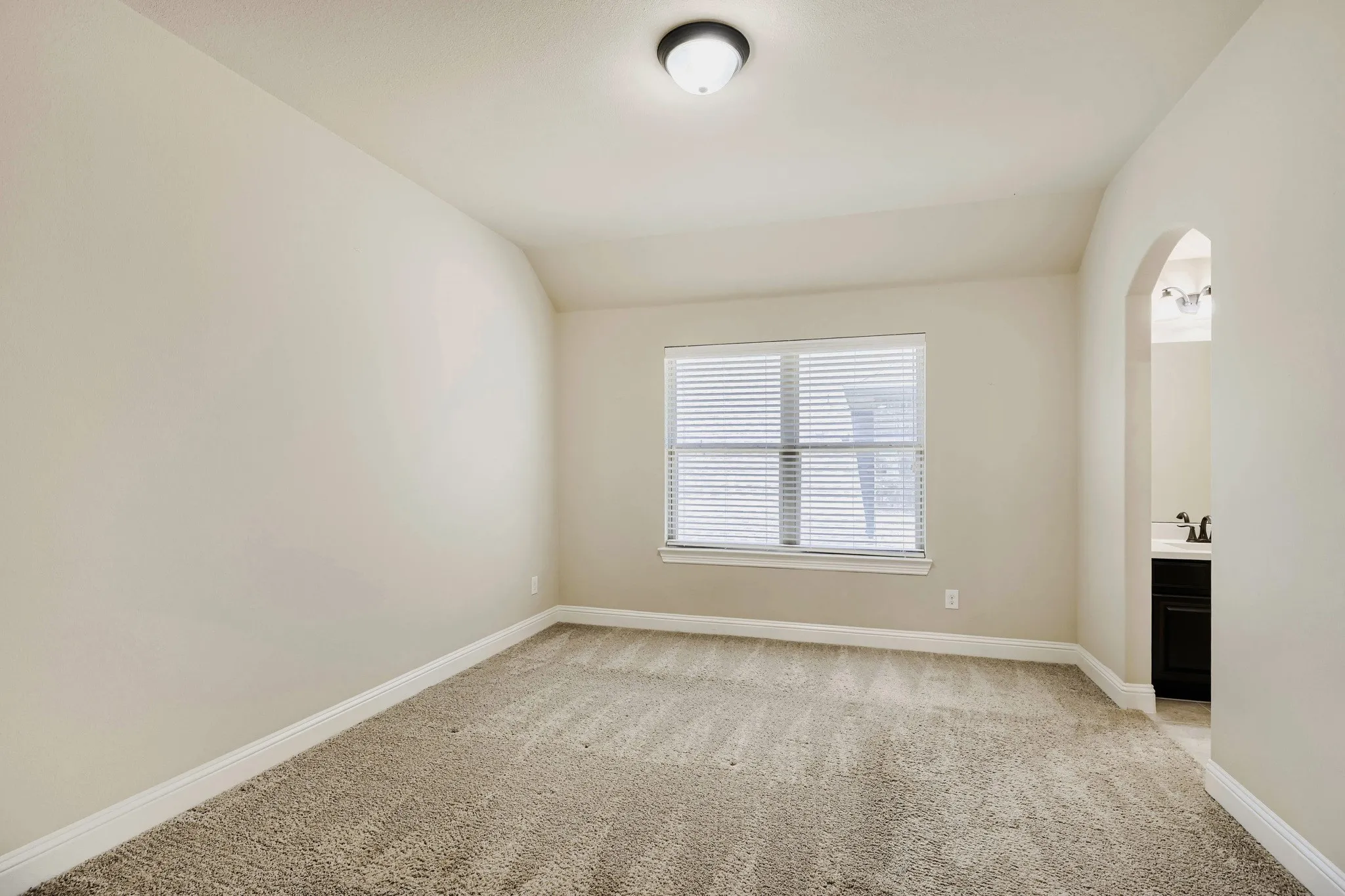 Single Family Residence For Sale in Dallas County , 6912 Barolo Drive, Rowlett, Texas 75088, 4 Bedroom, 4 Bathroom, 3 Garage spaces, 3,838 Sqft, built in 2015, mls#21284156, Real Estate Agent in Rowlett, Homes For Sale in Dallas county, Homes For Sale in Rowlett, Realtor in Rowlett Texas, Real Estate Brokerage Independent Realty Texas, Luminita Cordes Realtor