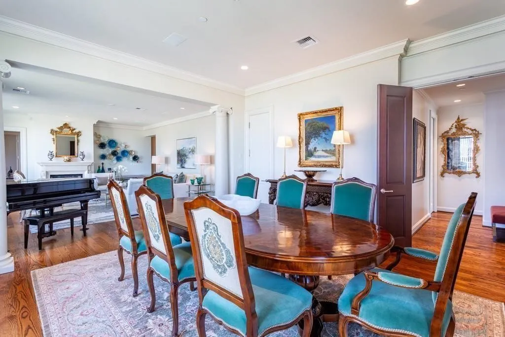 Open Living areas large enough for baby grand piano.