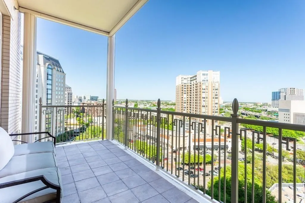 Expansive views toward Uptown from the southeast facing corner balcony.
