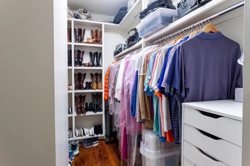 Guest Suite walk-in Closet
