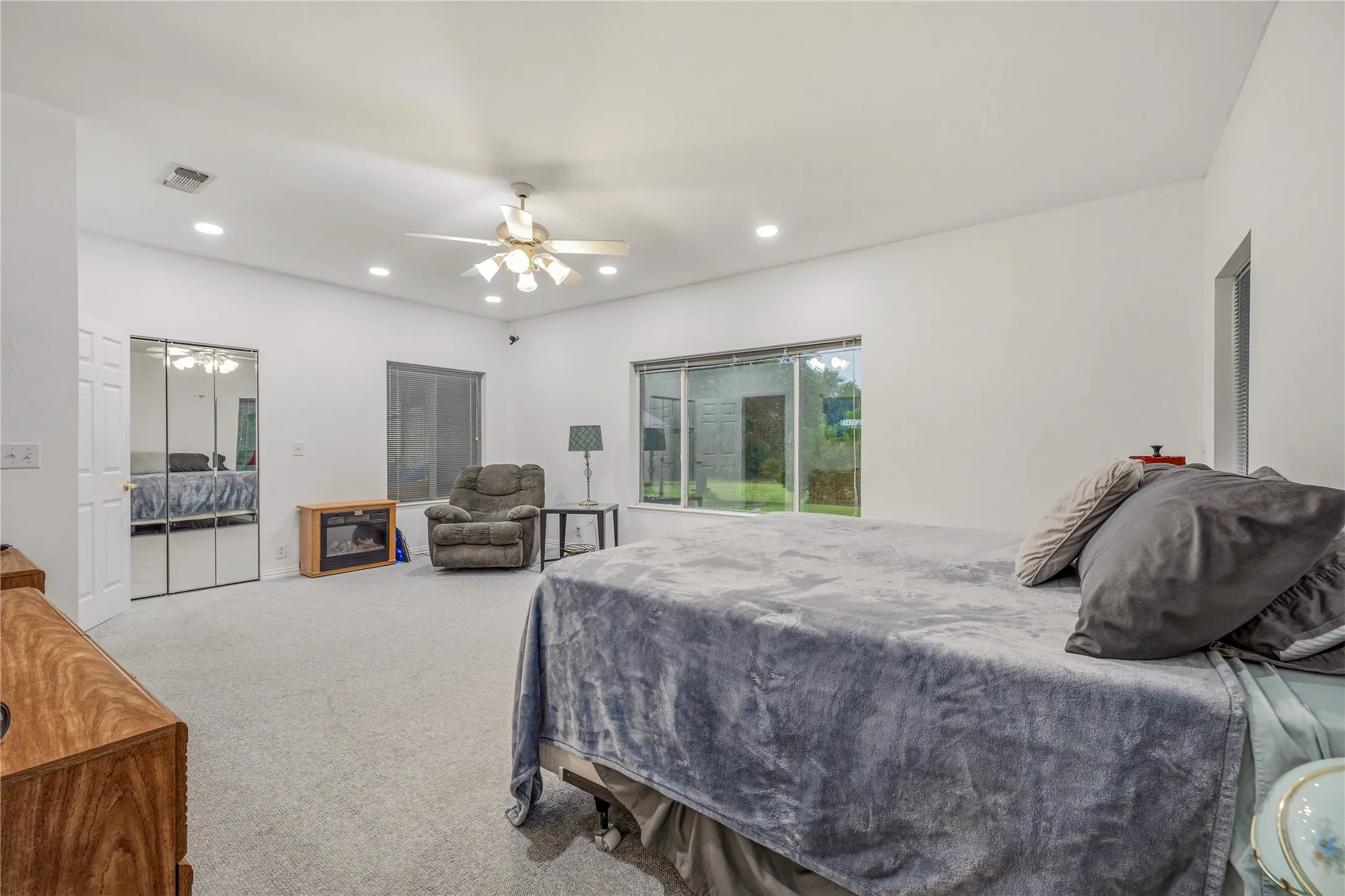 Single Family Residence For Sale in Parker County , 118 Pleasant Valley Lane, Weatherford, Texas 76087, 4 Bedroom, 4 Bathroom, 3 Garage spaces, 3,388 Sqft, built in 1996, mls#21309168, Real Estate Agent in Weatherford, Homes For Sale in Parker county, Homes For Sale in Weatherford, Realtor in Weatherford Texas, Real Estate Brokerage Independent Realty Texas, Luminita Cordes Realtor