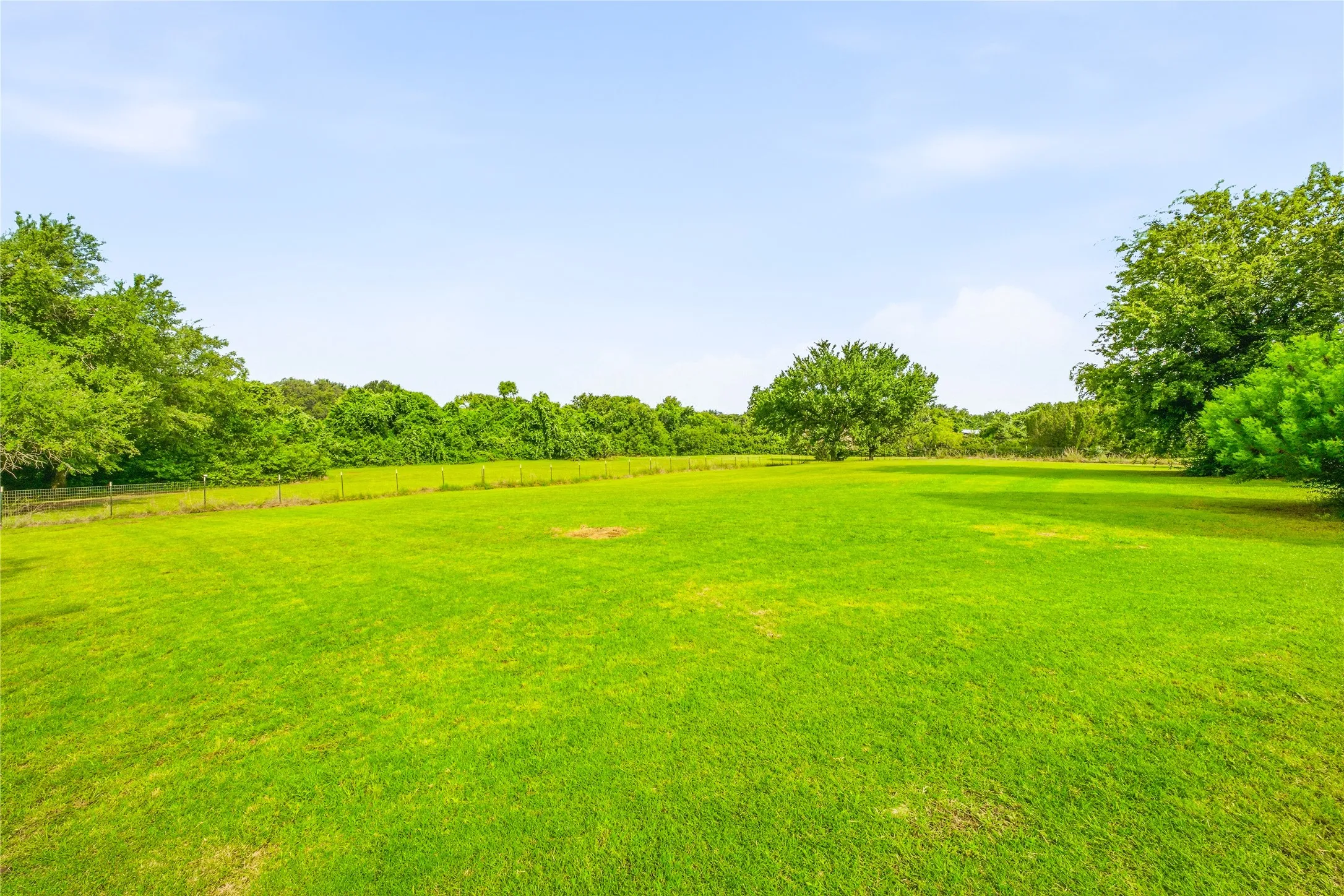 Single Family Residence For Sale in Parker County , 118 Pleasant Valley Lane, Weatherford, Texas 76087, 4 Bedroom, 4 Bathroom, 3 Garage spaces, 3,388 Sqft, built in 1996, mls#21309168, Real Estate Agent in Weatherford, Homes For Sale in Parker county, Homes For Sale in Weatherford, Realtor in Weatherford Texas, Real Estate Brokerage Independent Realty Texas, Luminita Cordes Realtor