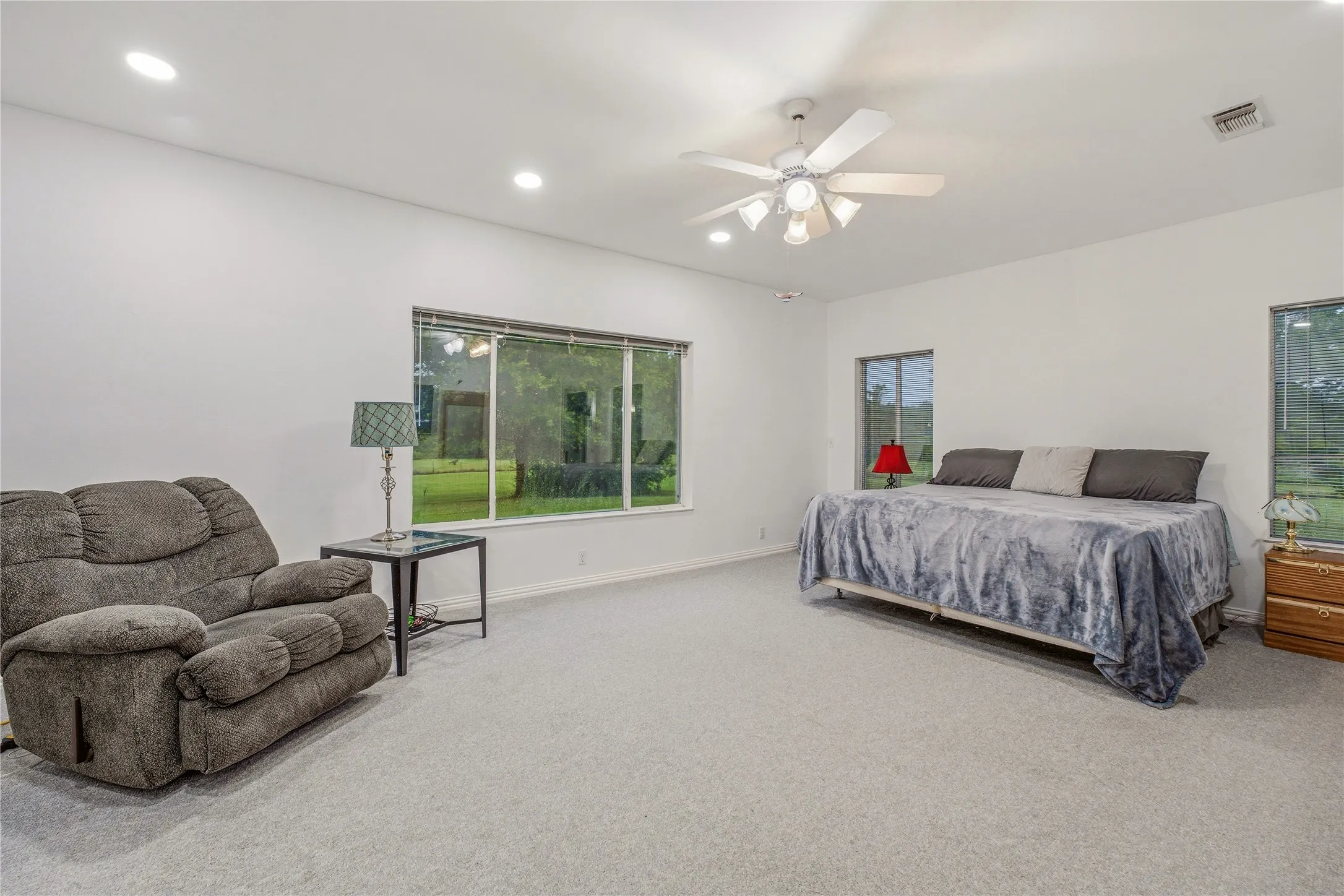 Single Family Residence For Sale in Parker County , 118 Pleasant Valley Lane, Weatherford, Texas 76087, 4 Bedroom, 4 Bathroom, 3 Garage spaces, 3,388 Sqft, built in 1996, mls#21309168, Real Estate Agent in Weatherford, Homes For Sale in Parker county, Homes For Sale in Weatherford, Realtor in Weatherford Texas, Real Estate Brokerage Independent Realty Texas, Luminita Cordes Realtor