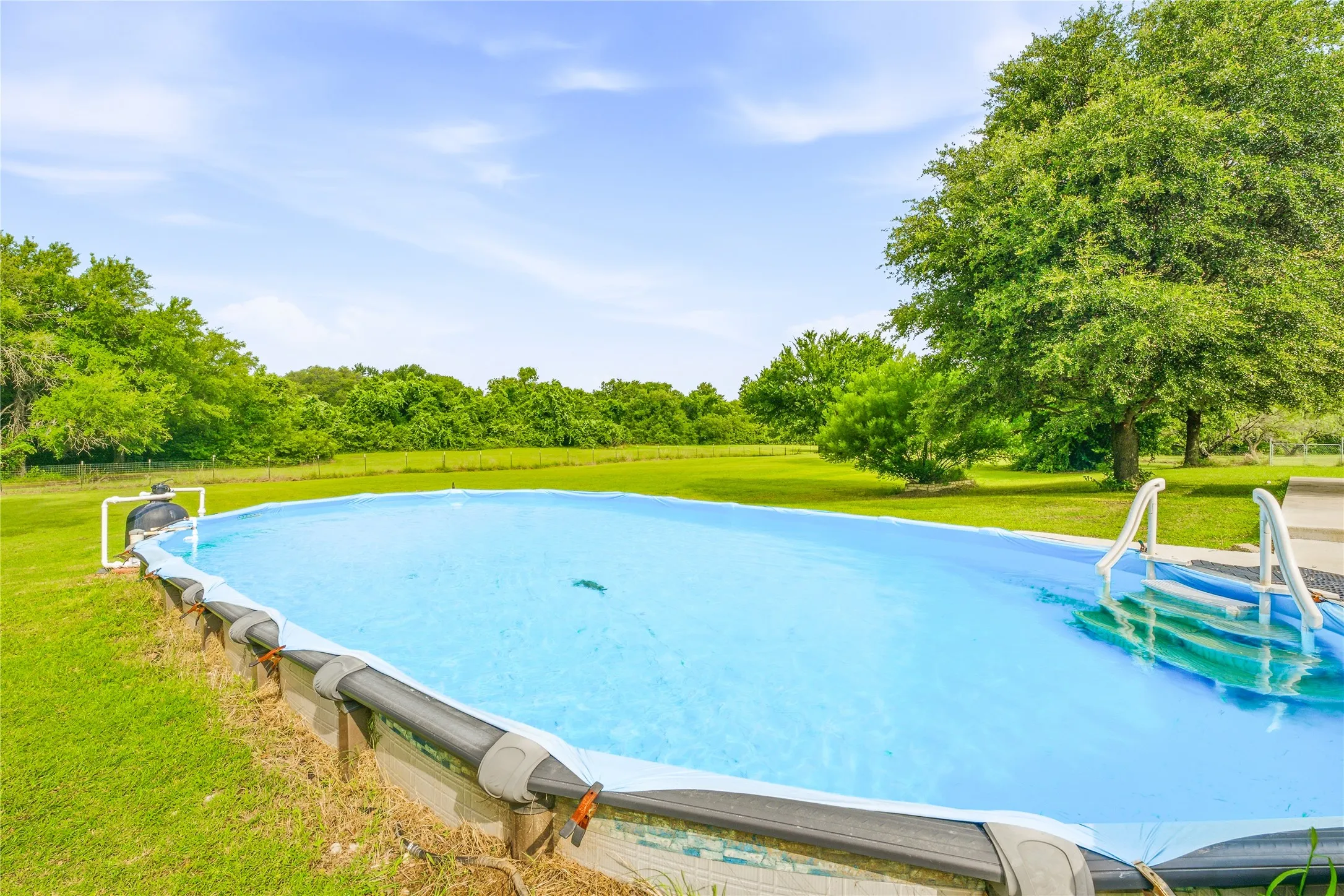 Single Family Residence For Sale in Parker County , 118 Pleasant Valley Lane, Weatherford, Texas 76087, 4 Bedroom, 4 Bathroom, 3 Garage spaces, 3,388 Sqft, built in 1996, mls#21309168, Real Estate Agent in Weatherford, Homes For Sale in Parker county, Homes For Sale in Weatherford, Realtor in Weatherford Texas, Real Estate Brokerage Independent Realty Texas, Luminita Cordes Realtor