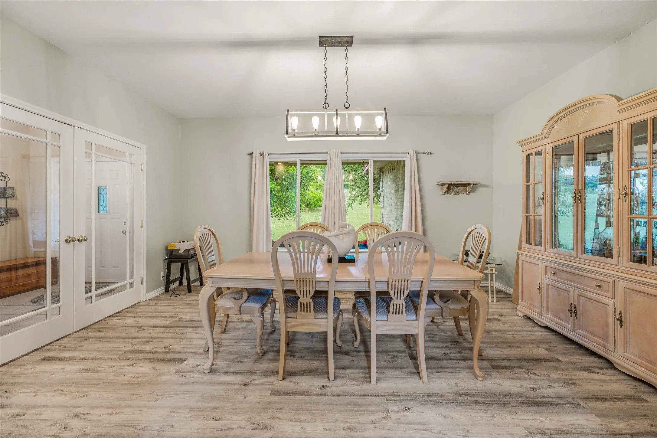 Single Family Residence For Sale in Parker County , 118 Pleasant Valley Lane, Weatherford, Texas 76087, 4 Bedroom, 4 Bathroom, 3 Garage spaces, 3,388 Sqft, built in 1996, mls#21309168, Real Estate Agent in Weatherford, Homes For Sale in Parker county, Homes For Sale in Weatherford, Realtor in Weatherford Texas, Real Estate Brokerage Independent Realty Texas, Luminita Cordes Realtor
