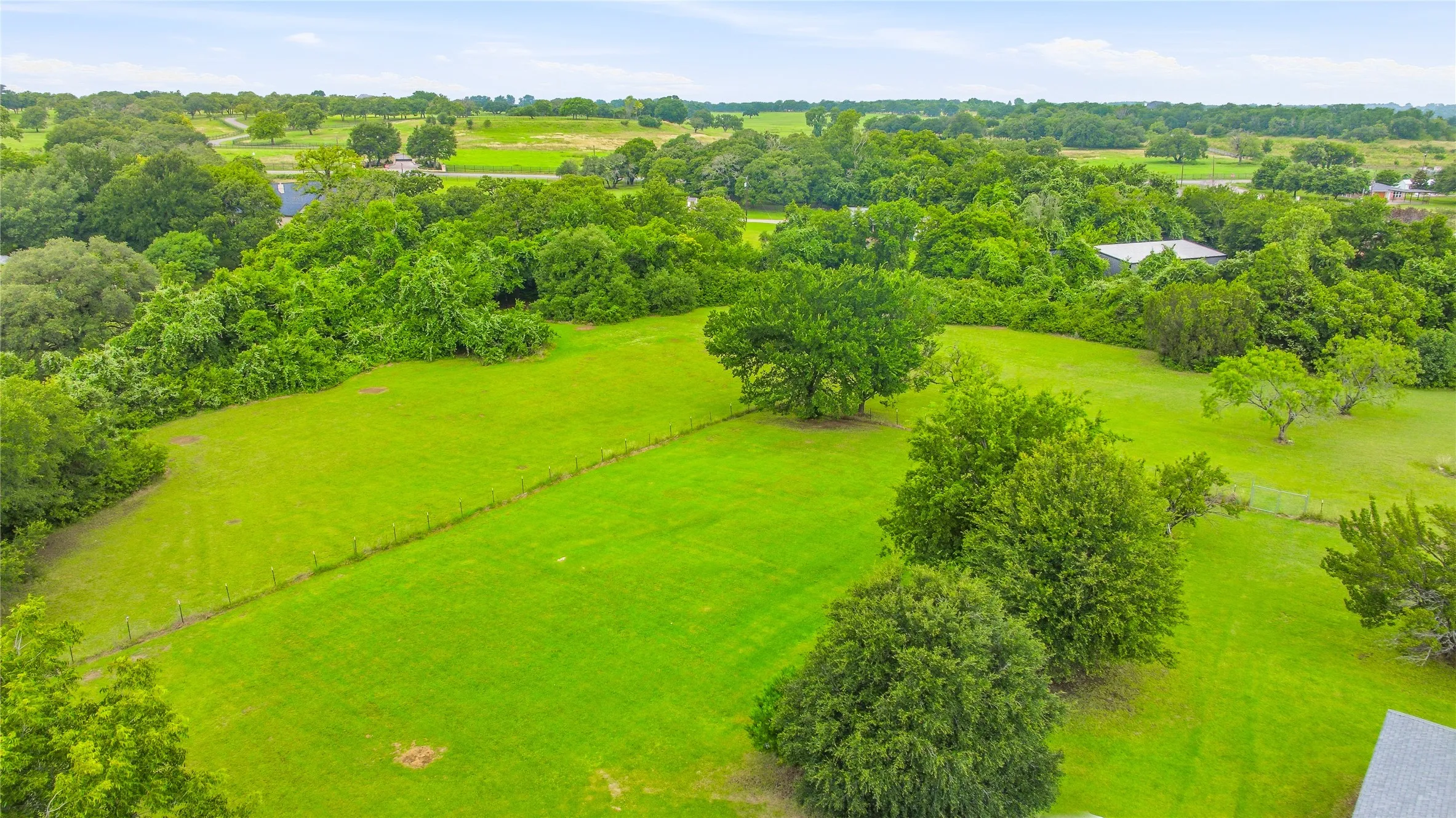 Single Family Residence For Sale in Parker County , 118 Pleasant Valley Lane, Weatherford, Texas 76087, 4 Bedroom, 4 Bathroom, 3 Garage spaces, 3,388 Sqft, built in 1996, mls#21309168, Real Estate Agent in Weatherford, Homes For Sale in Parker county, Homes For Sale in Weatherford, Realtor in Weatherford Texas, Real Estate Brokerage Independent Realty Texas, Luminita Cordes Realtor