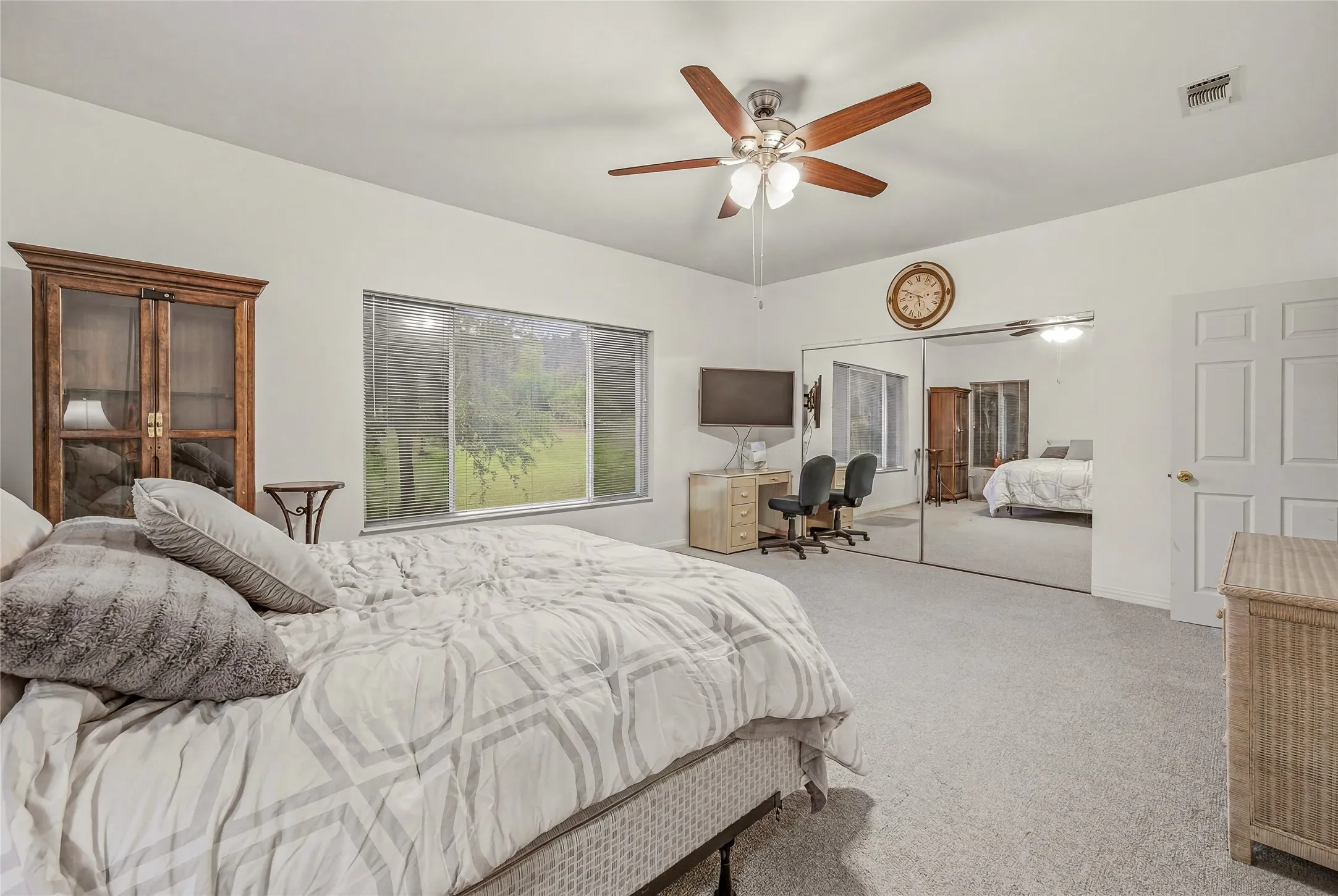 Single Family Residence For Sale in Parker County , 118 Pleasant Valley Lane, Weatherford, Texas 76087, 4 Bedroom, 4 Bathroom, 3 Garage spaces, 3,388 Sqft, built in 1996, mls#21309168, Real Estate Agent in Weatherford, Homes For Sale in Parker county, Homes For Sale in Weatherford, Realtor in Weatherford Texas, Real Estate Brokerage Independent Realty Texas, Luminita Cordes Realtor