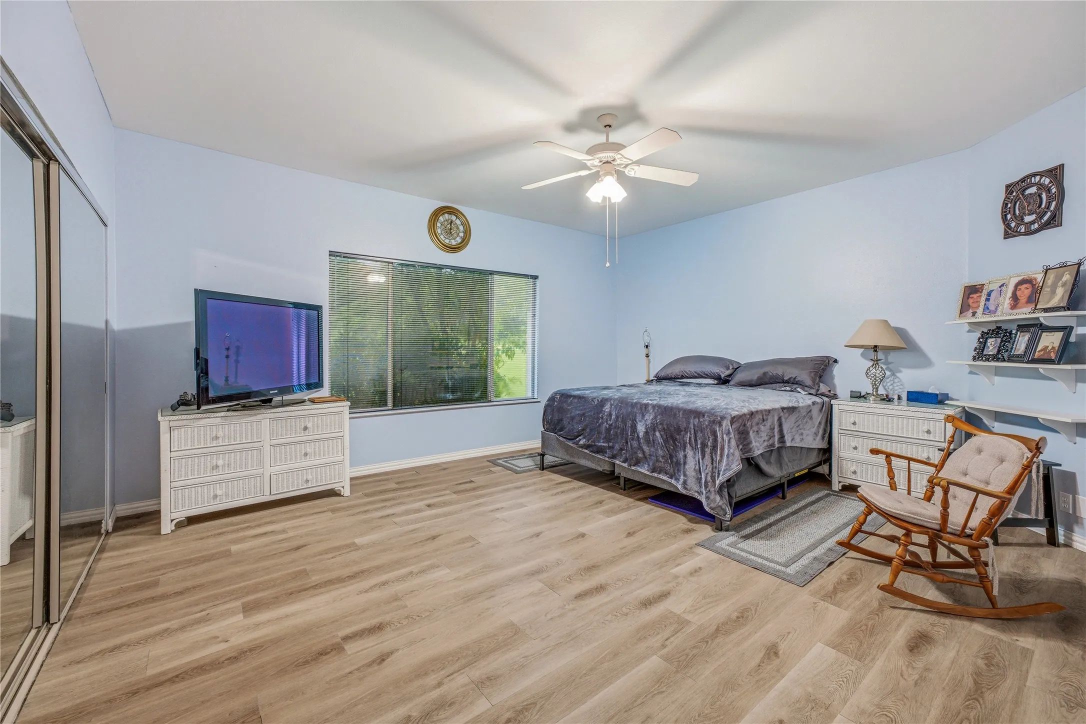 Single Family Residence For Sale in Parker County , 118 Pleasant Valley Lane, Weatherford, Texas 76087, 4 Bedroom, 4 Bathroom, 3 Garage spaces, 3,388 Sqft, built in 1996, mls#21309168, Real Estate Agent in Weatherford, Homes For Sale in Parker county, Homes For Sale in Weatherford, Realtor in Weatherford Texas, Real Estate Brokerage Independent Realty Texas, Luminita Cordes Realtor