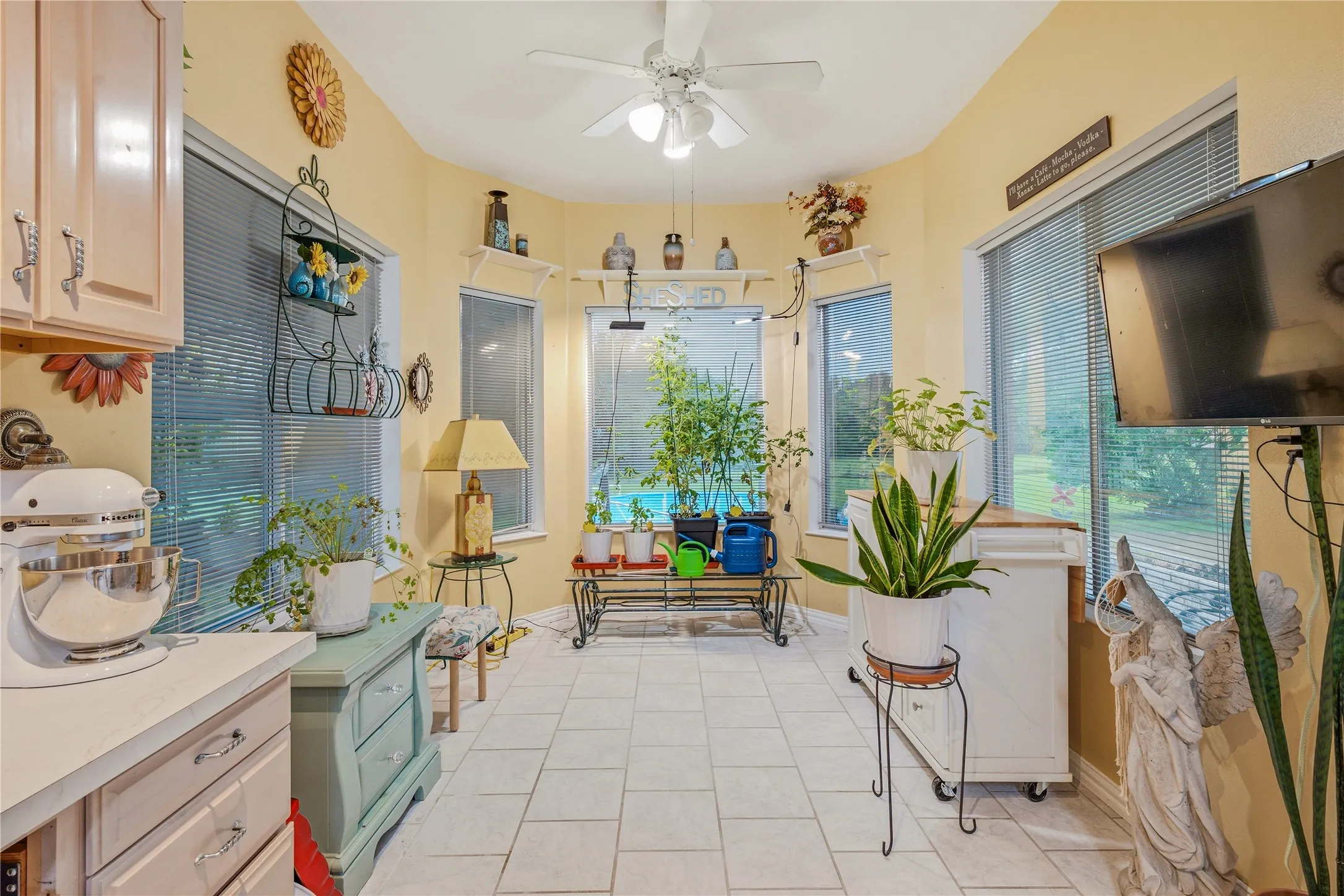 Single Family Residence For Sale in Parker County , 118 Pleasant Valley Lane, Weatherford, Texas 76087, 4 Bedroom, 4 Bathroom, 3 Garage spaces, 3,388 Sqft, built in 1996, mls#21309168, Real Estate Agent in Weatherford, Homes For Sale in Parker county, Homes For Sale in Weatherford, Realtor in Weatherford Texas, Real Estate Brokerage Independent Realty Texas, Luminita Cordes Realtor