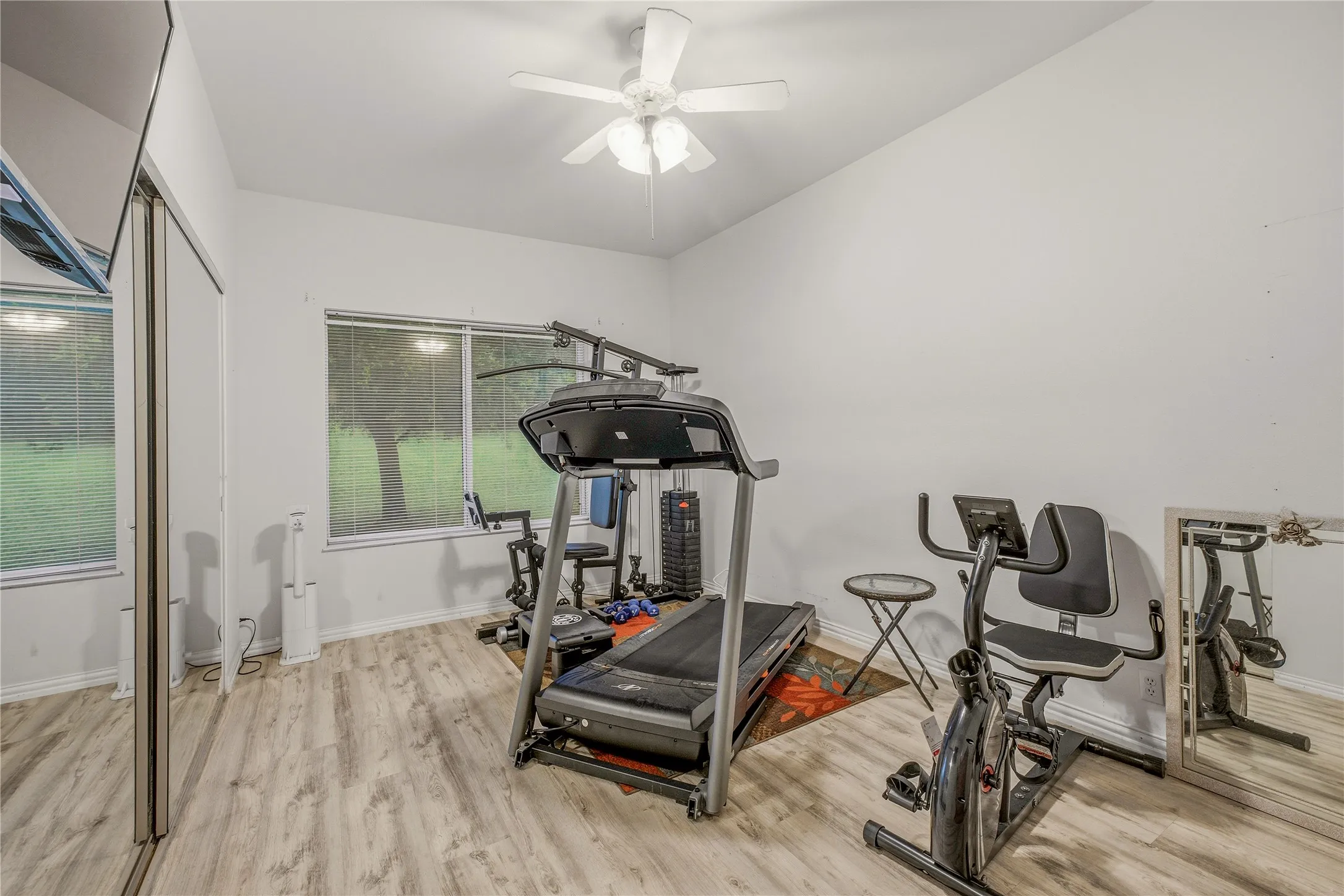 Single Family Residence For Sale in Parker County , 118 Pleasant Valley Lane, Weatherford, Texas 76087, 4 Bedroom, 4 Bathroom, 3 Garage spaces, 3,388 Sqft, built in 1996, mls#21309168, Real Estate Agent in Weatherford, Homes For Sale in Parker county, Homes For Sale in Weatherford, Realtor in Weatherford Texas, Real Estate Brokerage Independent Realty Texas, Luminita Cordes Realtor