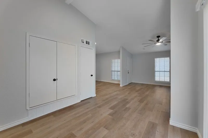 Single Family Residence For Rent in Denton County , 6800 Elliot Court, The Colony, Texas 75056, 3 Bedroom, 2 Bathroom, 2 Garage spaces, 1,206 Sqft, built in 1984, mls#21309220, Real Estate Agent in The Colony, Homes For Rent in Denton county, Homes For Rent in The Colony, Realtor in The Colony Texas, Real Estate Brokerage Independent Realty Texas, Luminita Cordes Realtor