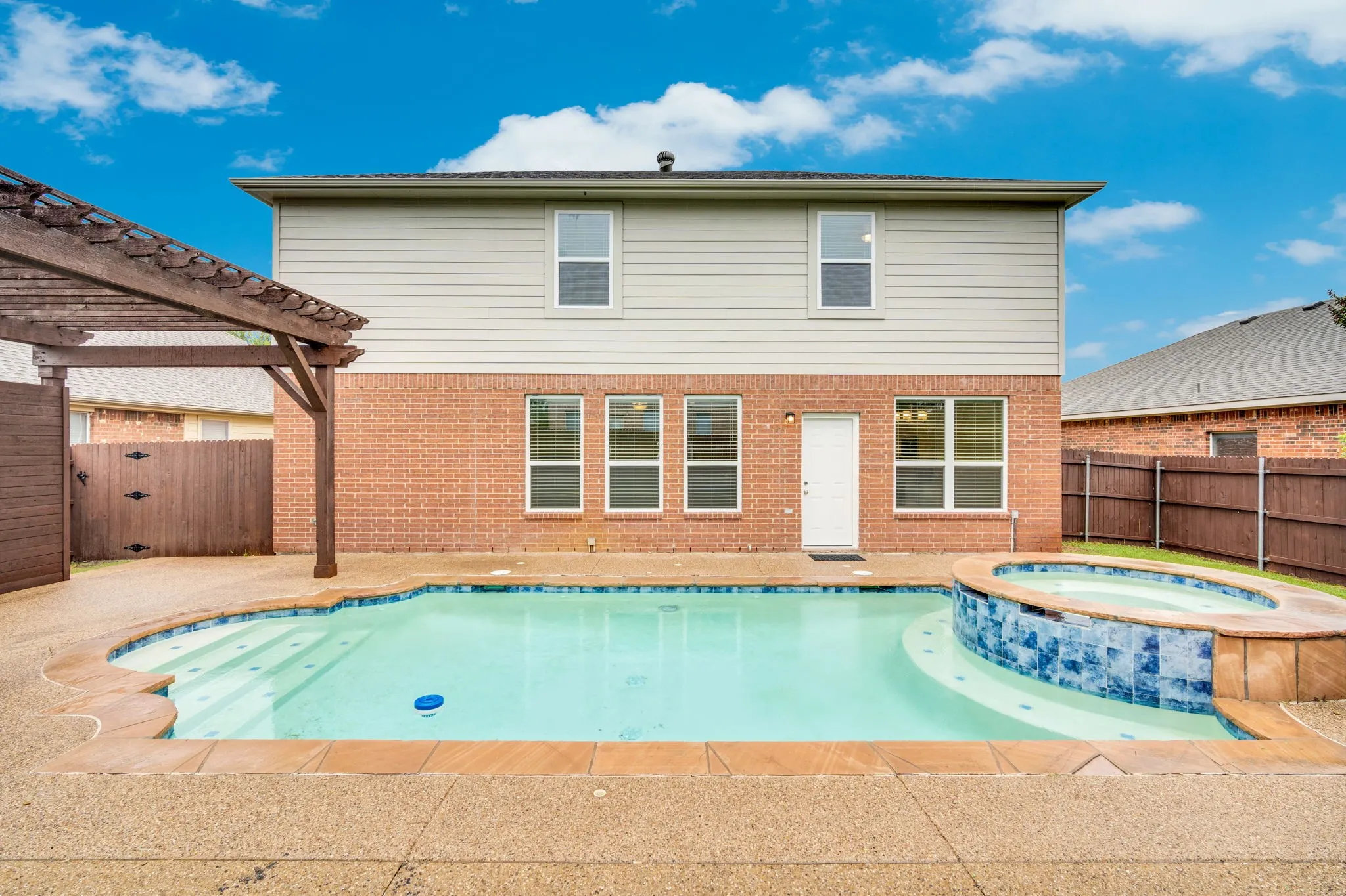 Single Family Residence For Sale in Johnson County , 1113 Skylark Drive, Burleson, Texas 76028, 4 Bedroom, 3 Bathroom, 2 Garage spaces, 2,808 Sqft, built in 2005, mls#21309227, Real Estate Agent in Burleson, Homes For Sale in Johnson county, Homes For Sale in Burleson, Realtor in Burleson Texas, Real Estate Brokerage Independent Realty Texas, Luminita Cordes Realtor