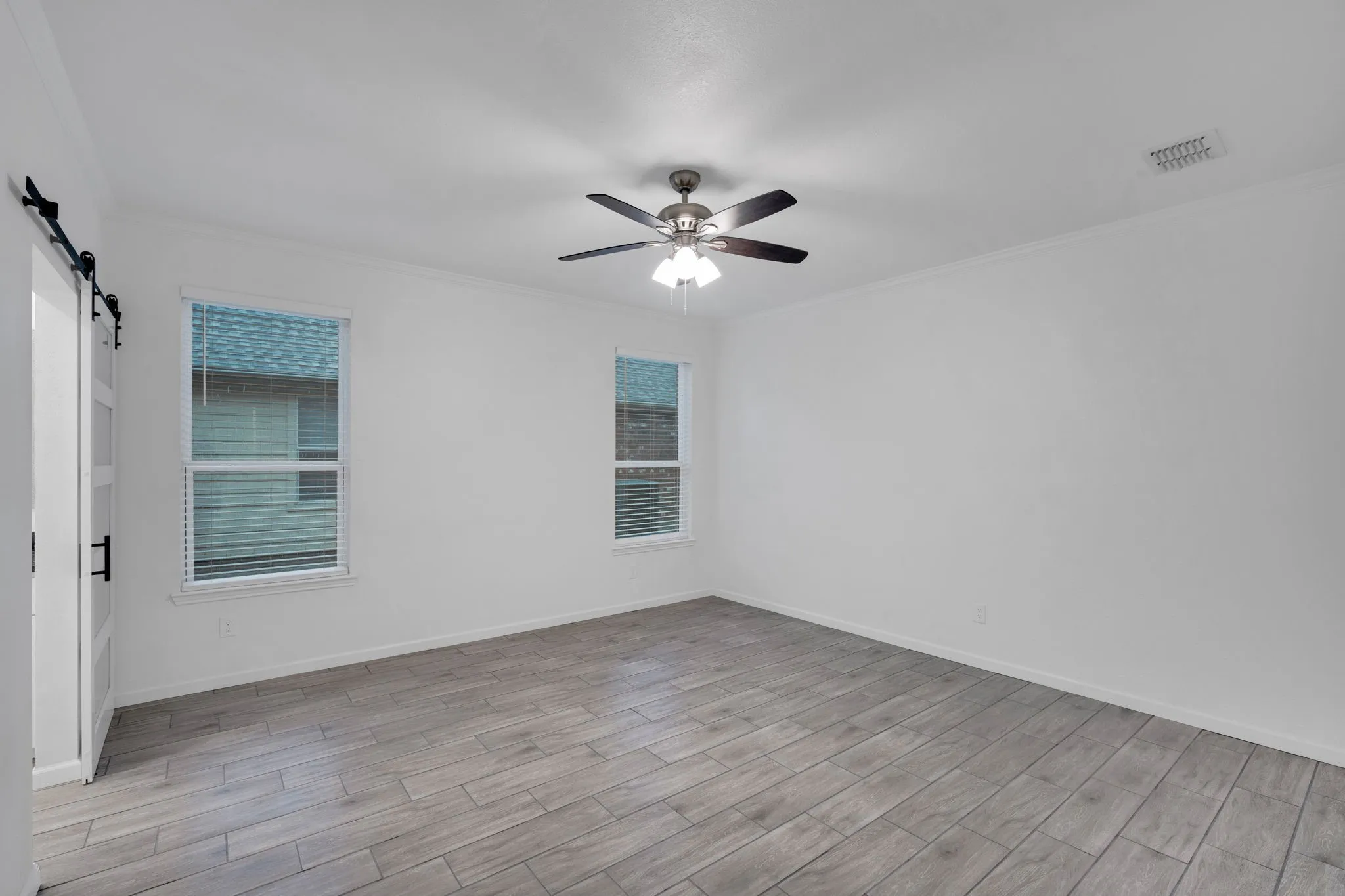 Single Family Residence For Sale in Johnson County , 1113 Skylark Drive, Burleson, Texas 76028, 4 Bedroom, 3 Bathroom, 2 Garage spaces, 2,808 Sqft, built in 2005, mls#21309227, Real Estate Agent in Burleson, Homes For Sale in Johnson county, Homes For Sale in Burleson, Realtor in Burleson Texas, Real Estate Brokerage Independent Realty Texas, Luminita Cordes Realtor