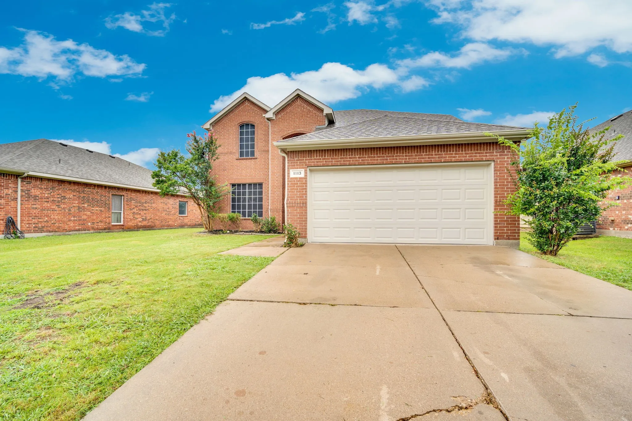 Single Family Residence For Sale in Johnson County , 1113 Skylark Drive, Burleson, Texas 76028, 4 Bedroom, 3 Bathroom, 2 Garage spaces, 2,808 Sqft, built in 2005, mls#21309227, Real Estate Agent in Burleson, Homes For Sale in Johnson county, Homes For Sale in Burleson, Realtor in Burleson Texas, Real Estate Brokerage Independent Realty Texas, Luminita Cordes Realtor