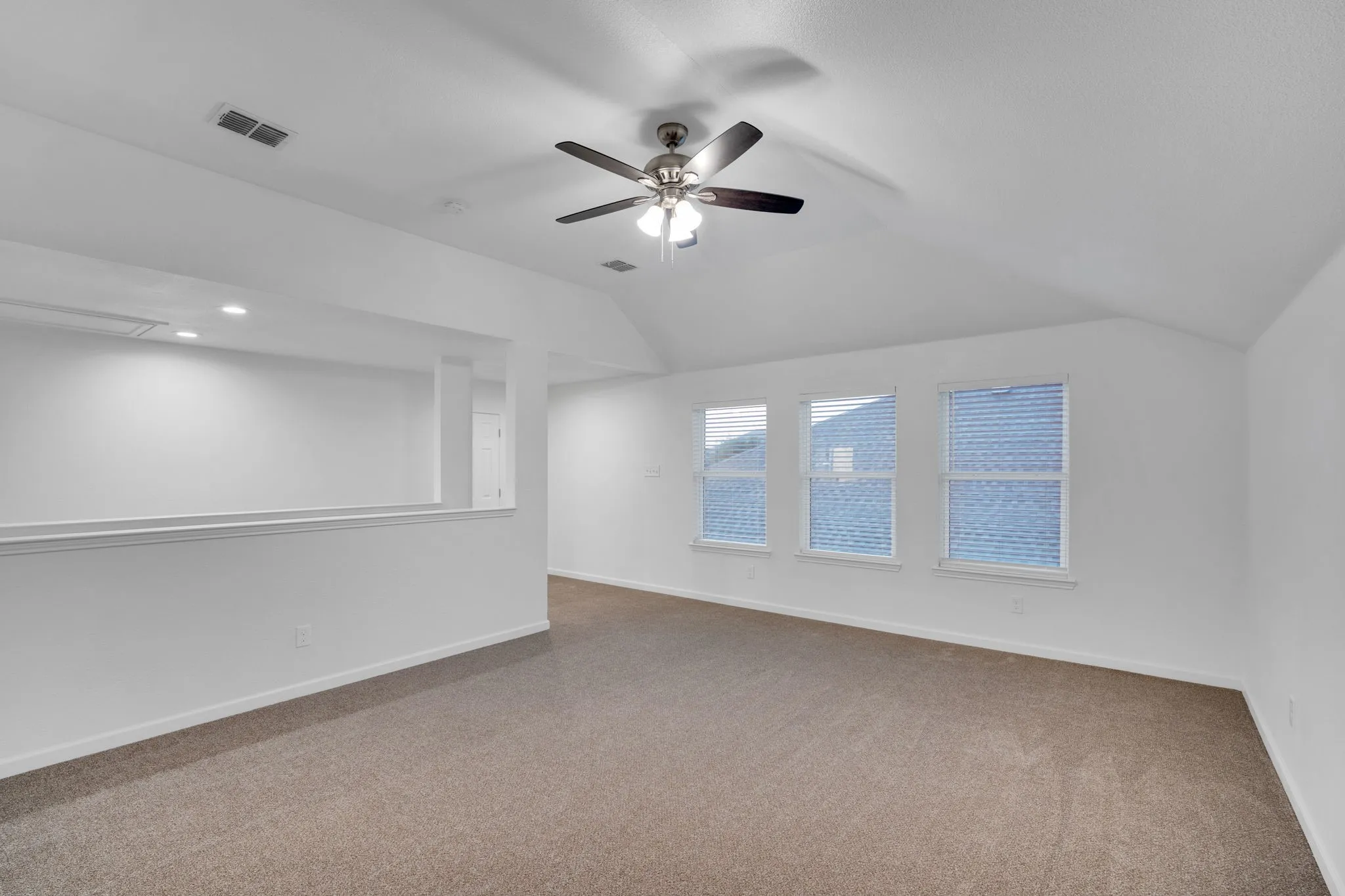 Single Family Residence For Sale in Johnson County , 1113 Skylark Drive, Burleson, Texas 76028, 4 Bedroom, 3 Bathroom, 2 Garage spaces, 2,808 Sqft, built in 2005, mls#21309227, Real Estate Agent in Burleson, Homes For Sale in Johnson county, Homes For Sale in Burleson, Realtor in Burleson Texas, Real Estate Brokerage Independent Realty Texas, Luminita Cordes Realtor