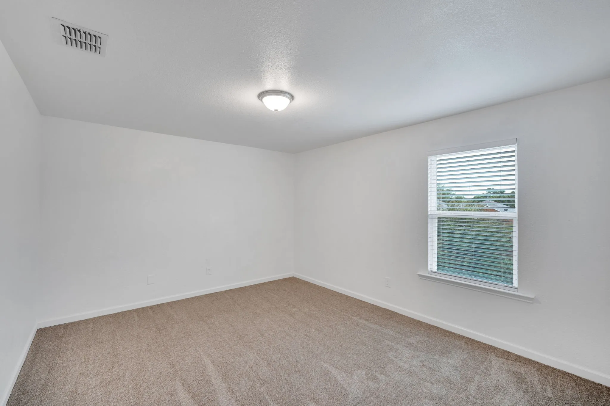 Single Family Residence For Sale in Johnson County , 1113 Skylark Drive, Burleson, Texas 76028, 4 Bedroom, 3 Bathroom, 2 Garage spaces, 2,808 Sqft, built in 2005, mls#21309227, Real Estate Agent in Burleson, Homes For Sale in Johnson county, Homes For Sale in Burleson, Realtor in Burleson Texas, Real Estate Brokerage Independent Realty Texas, Luminita Cordes Realtor