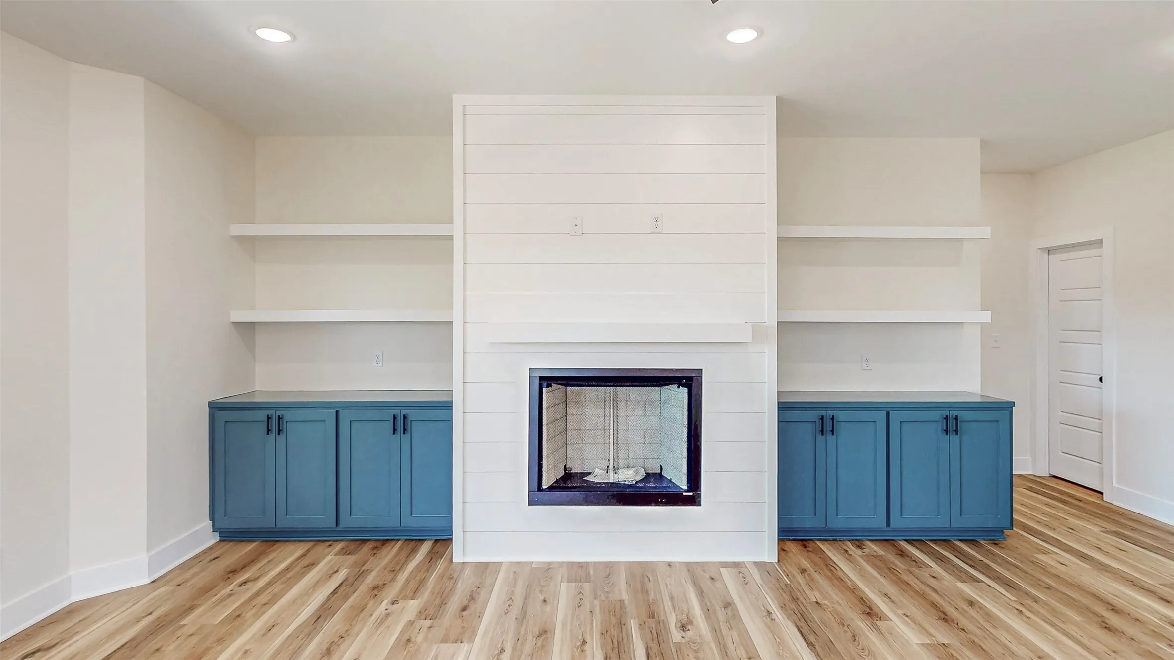 Single Family Residence For Sale in Smith County , 207 Sides Boulevard, Bullard, Texas 75757, 4 Bedroom, 2 Bathroom, 2 Garage spaces, 1,850 Sqft, built in 2025, mls#21309198, Real Estate Agent in Bullard, Homes For Sale in Smith county, Homes For Sale in Bullard, Realtor in Bullard Texas, Real Estate Brokerage Independent Realty Texas, Luminita Cordes Realtor