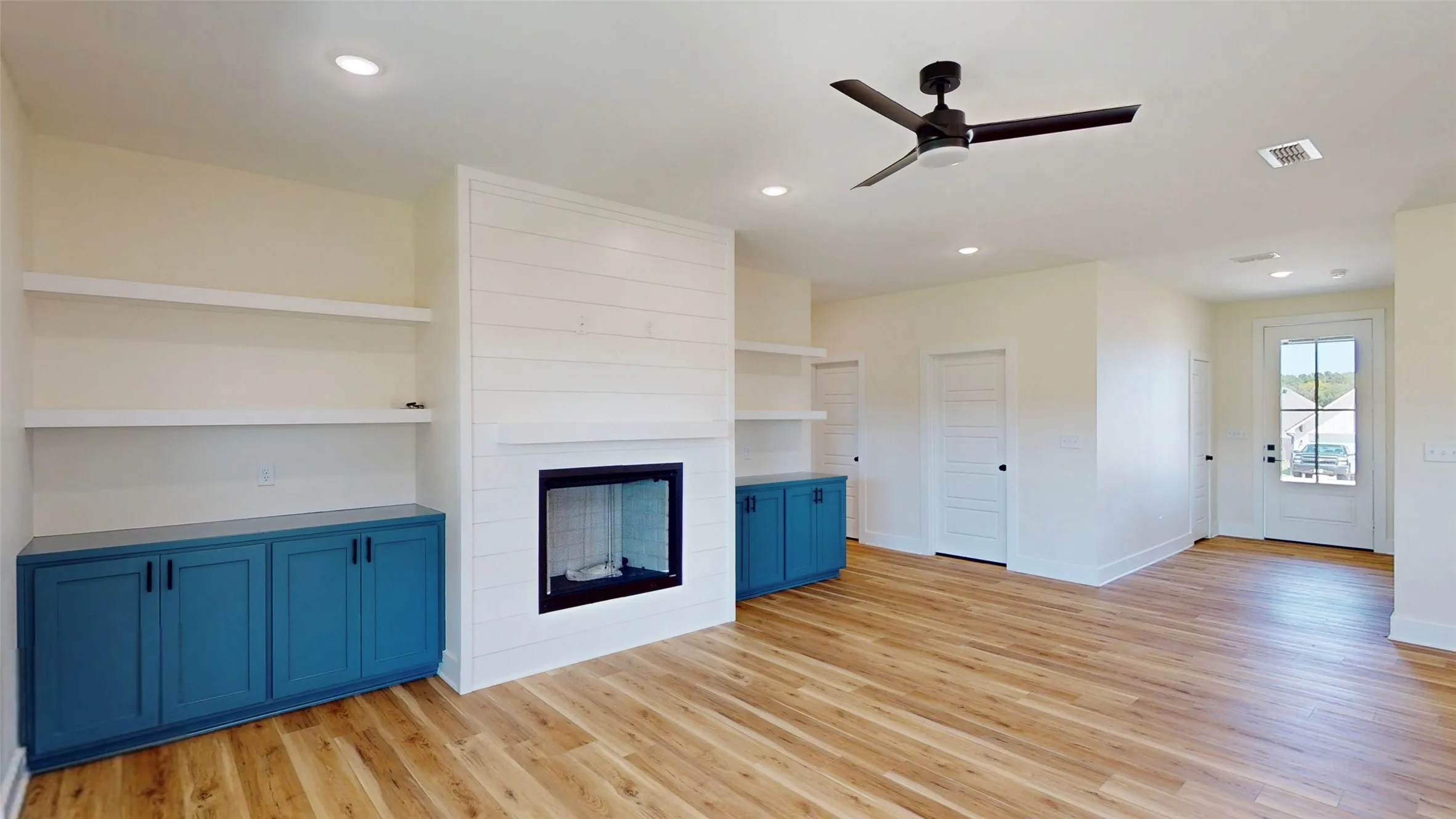 Single Family Residence For Sale in Smith County , 207 Sides Boulevard, Bullard, Texas 75757, 4 Bedroom, 2 Bathroom, 2 Garage spaces, 1,850 Sqft, built in 2025, mls#21309198, Real Estate Agent in Bullard, Homes For Sale in Smith county, Homes For Sale in Bullard, Realtor in Bullard Texas, Real Estate Brokerage Independent Realty Texas, Luminita Cordes Realtor