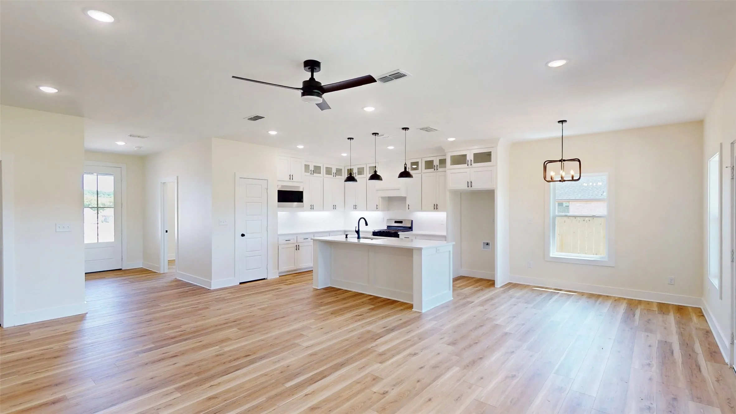 Single Family Residence For Sale in Smith County , 207 Sides Boulevard, Bullard, Texas 75757, 4 Bedroom, 2 Bathroom, 2 Garage spaces, 1,850 Sqft, built in 2025, mls#21309198, Real Estate Agent in Bullard, Homes For Sale in Smith county, Homes For Sale in Bullard, Realtor in Bullard Texas, Real Estate Brokerage Independent Realty Texas, Luminita Cordes Realtor